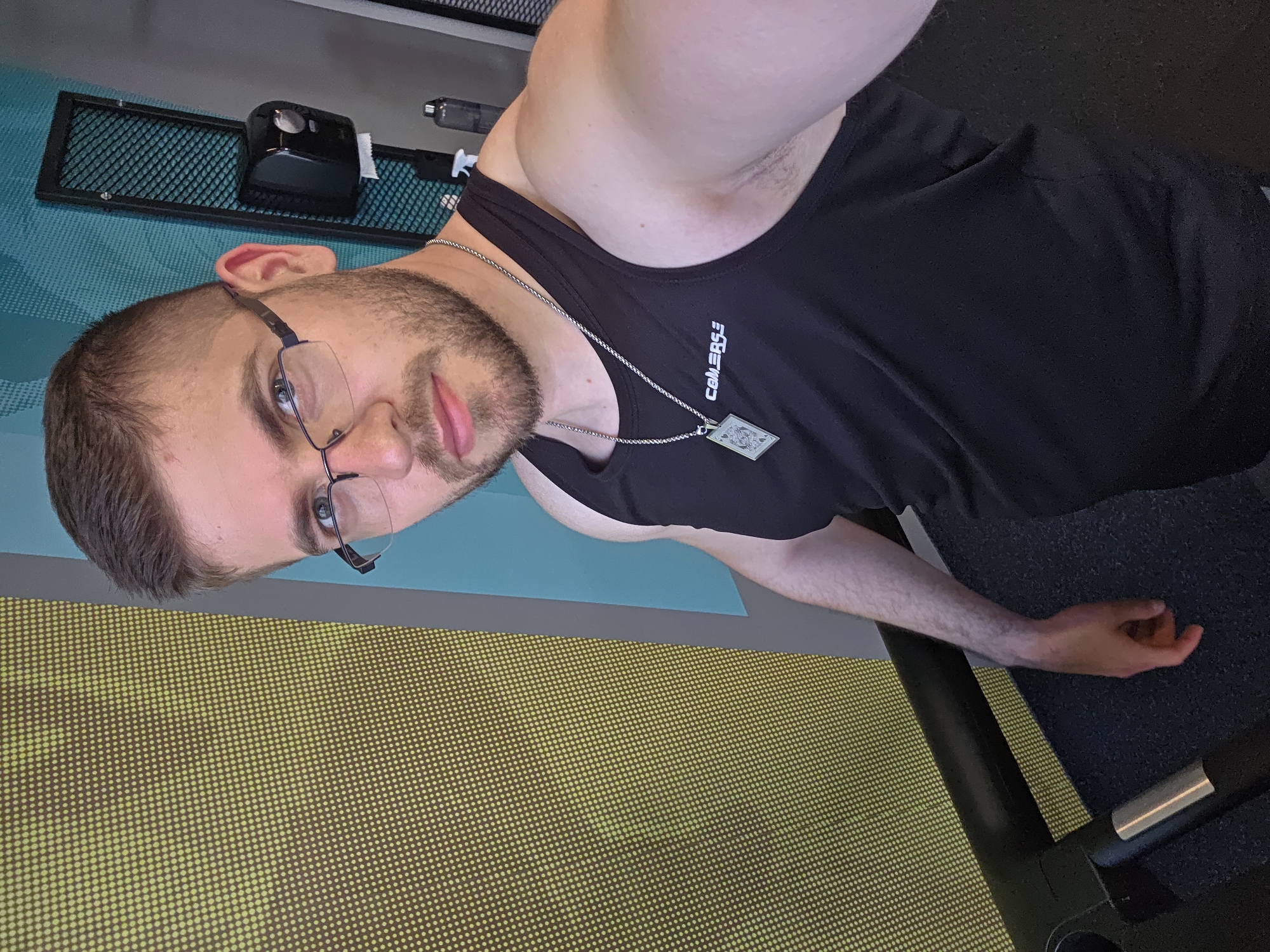 Man takes gym selfies in Plovdiv, Bulgaria