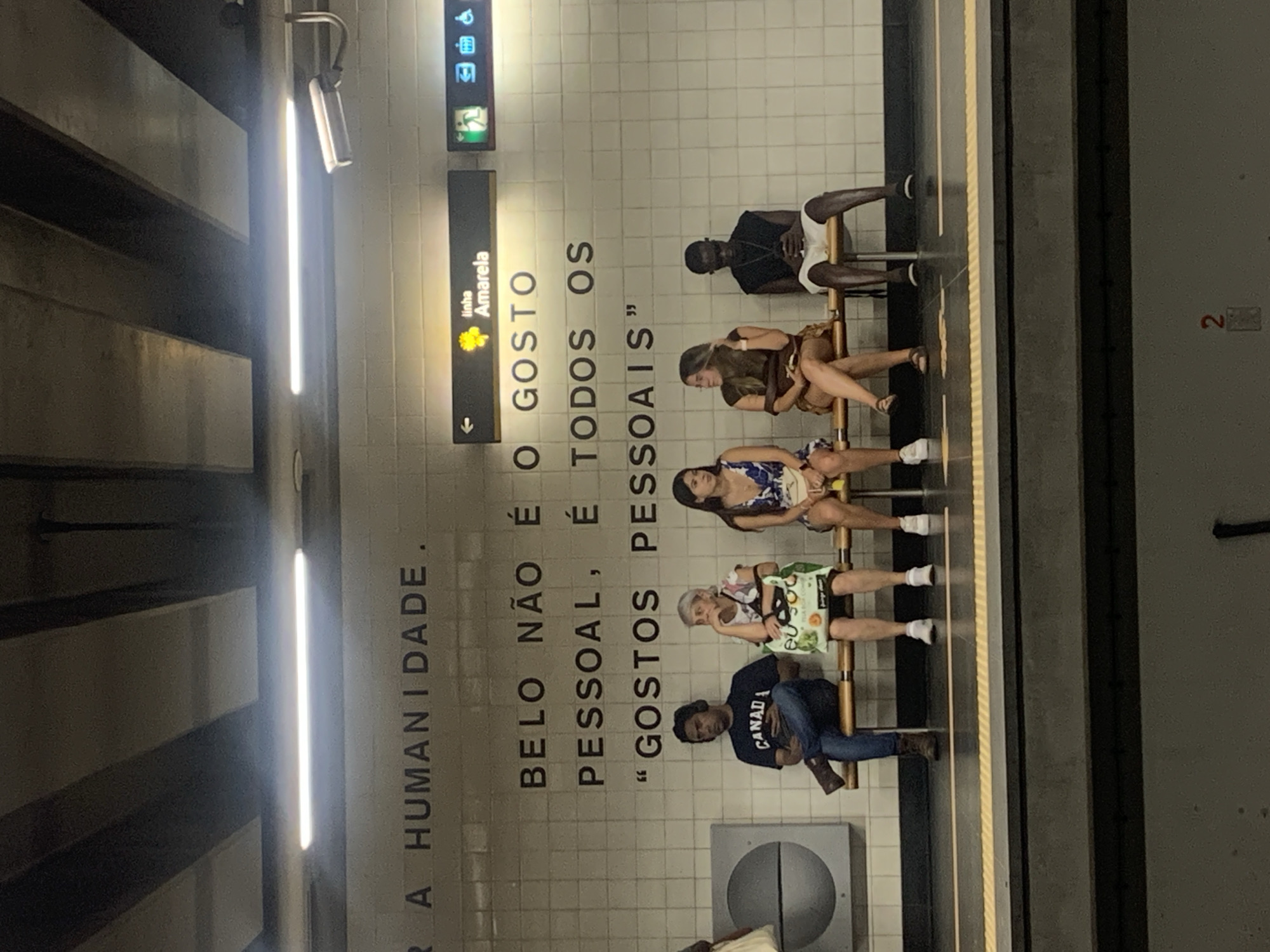 Riding the Lisbon Metro through Saldanha and the Yellow Line
