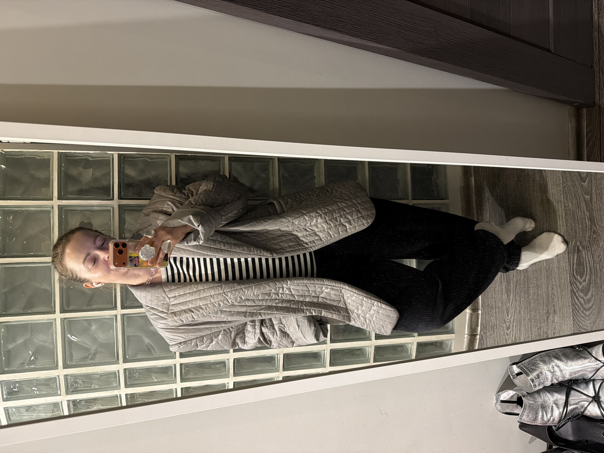 Mirror selfie captured in Moscow apartment