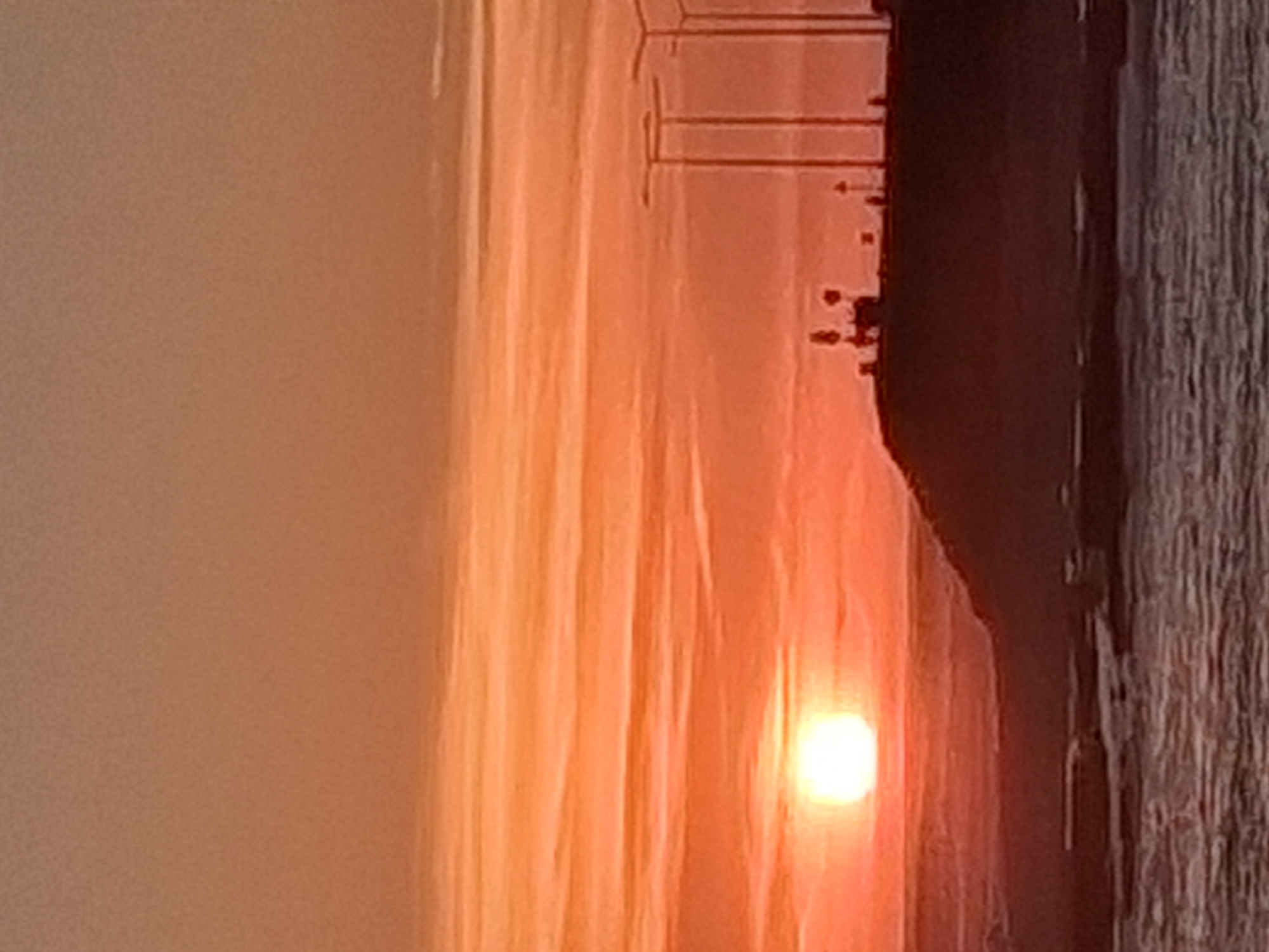 Sunset documented across Figueira da Foz coastline by witnesses