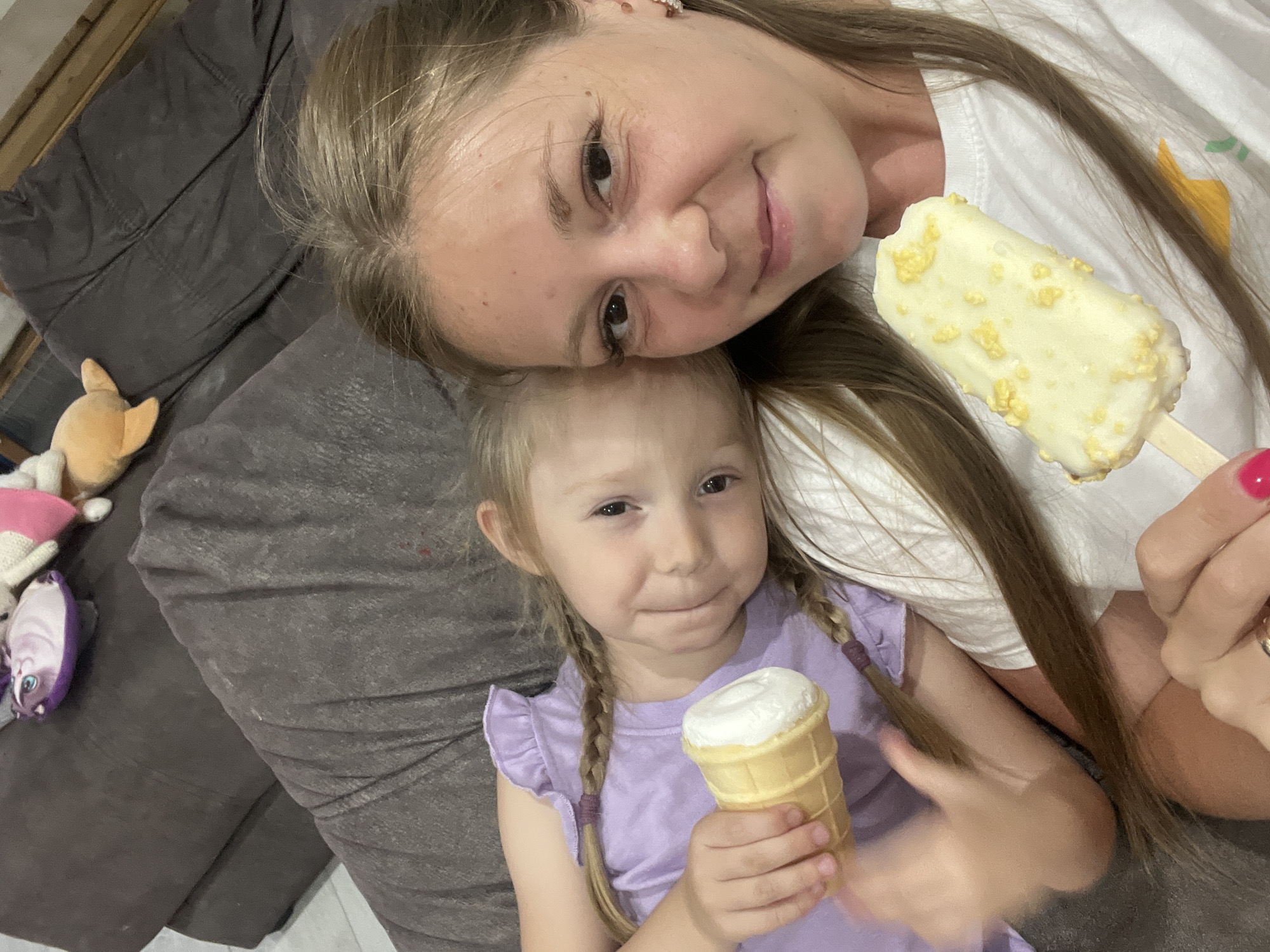 Sofa selfie and ice cream in Chelyabinsk