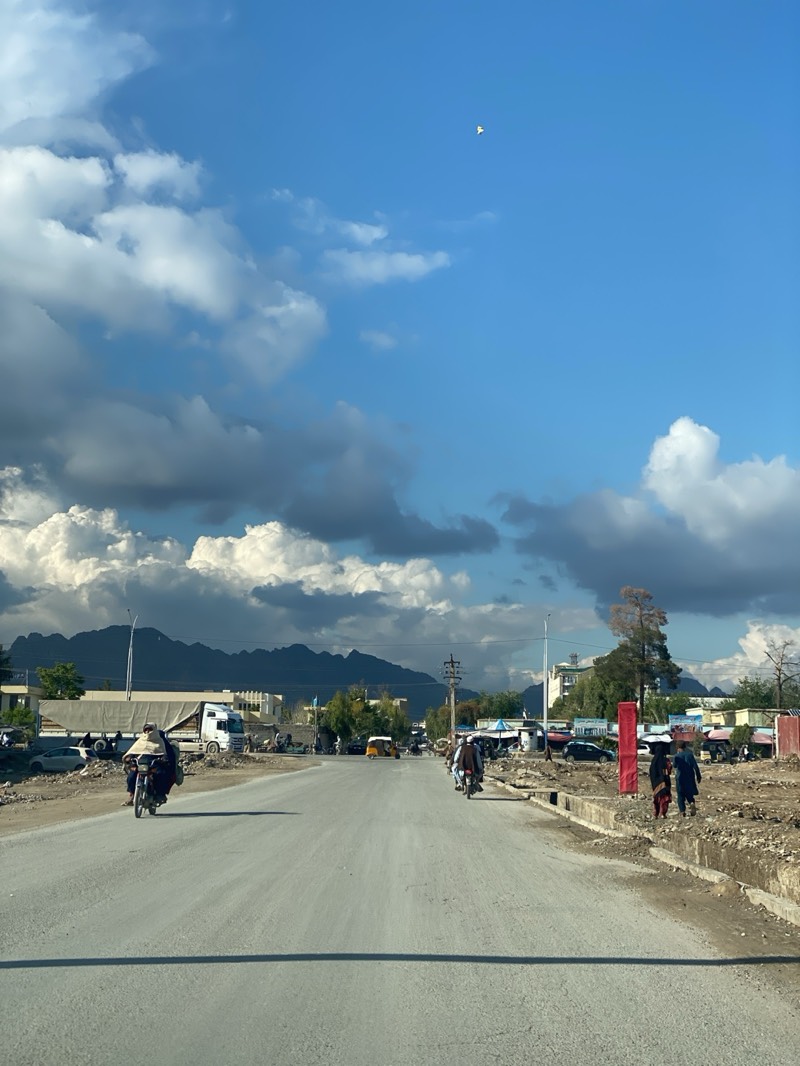 Road construction observed in Kandahar amid ongoing traffic