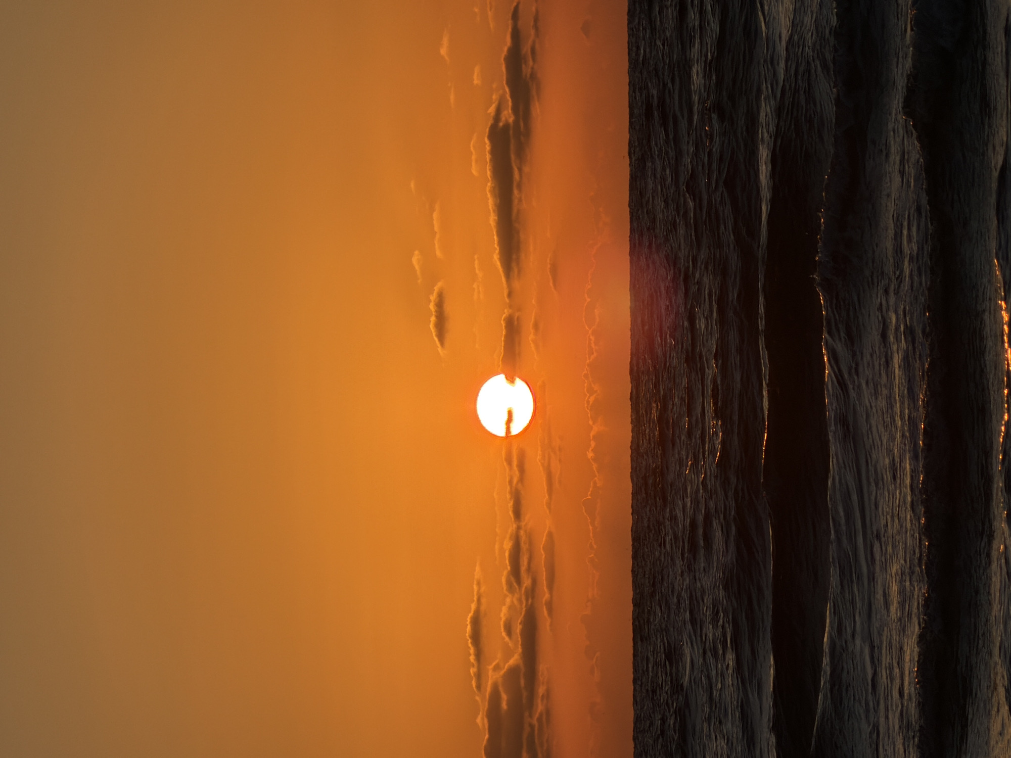 Sunset viewed by multiple witnesses on Tel-Aviv beach