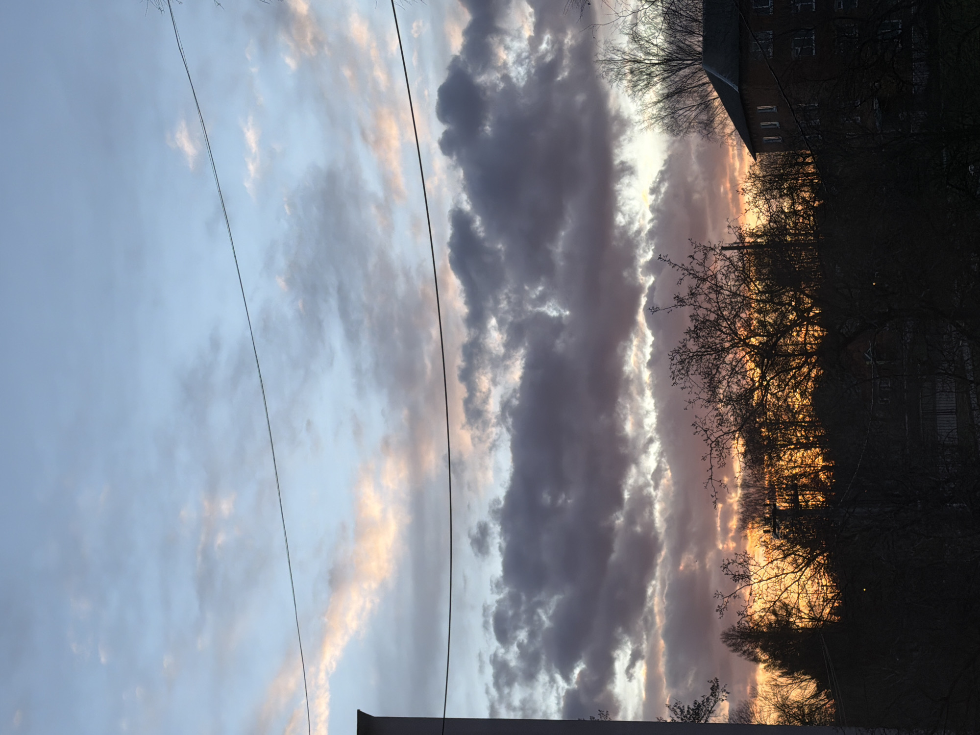 Reshetnikovo residents capture sunset moments on April evening