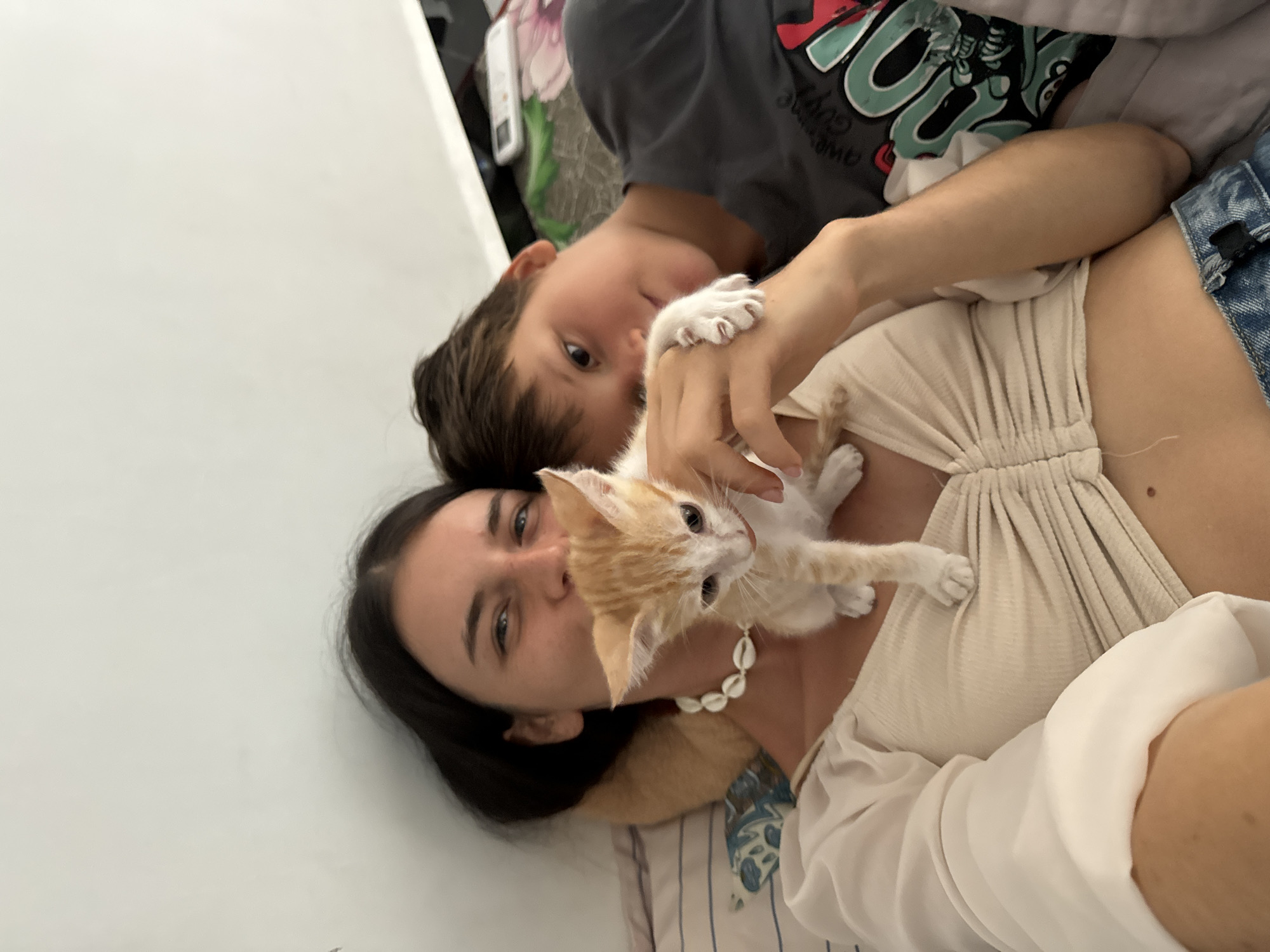 Morning kitten playtime and selfies in Mũi Né