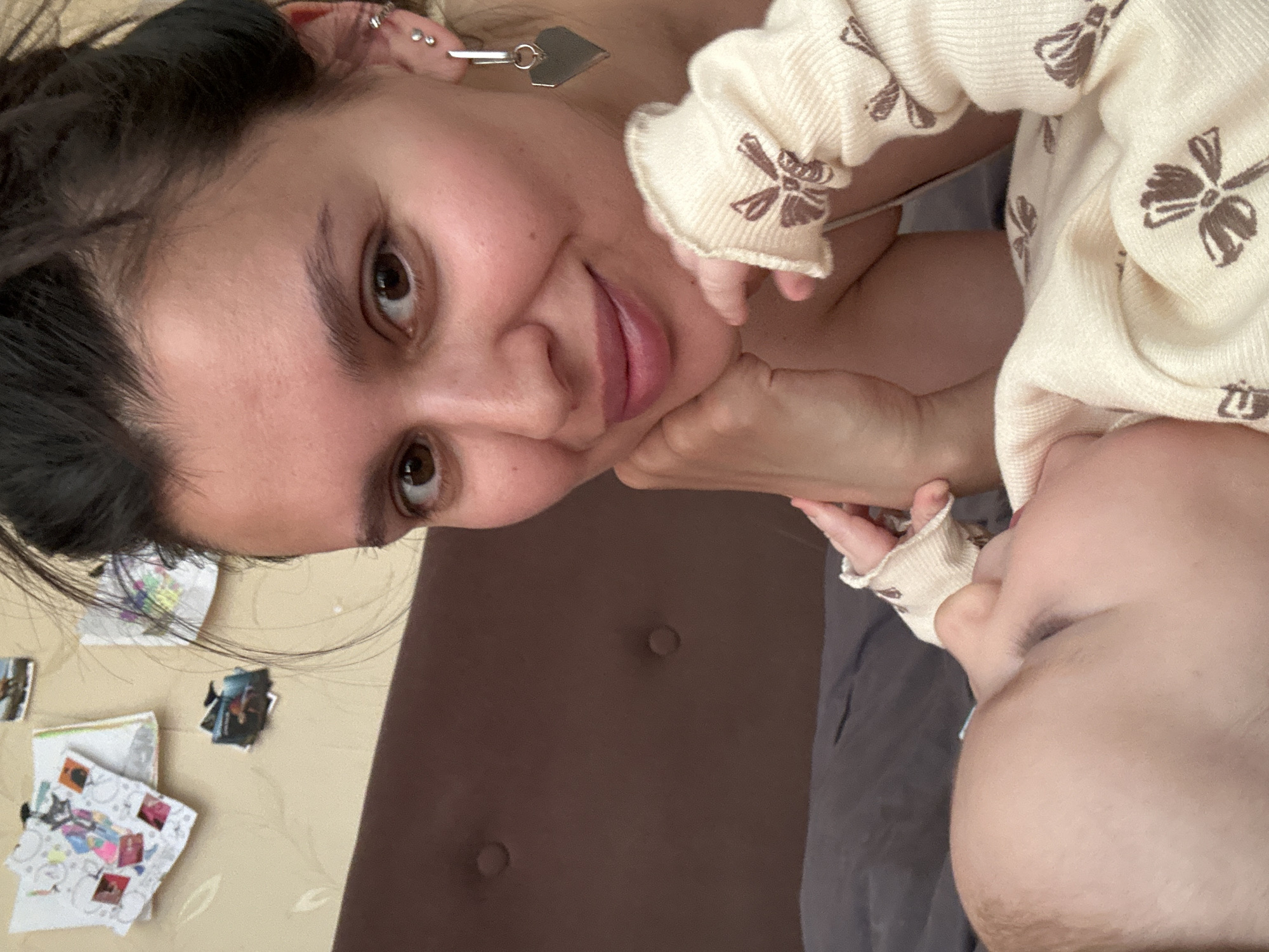 Mother and baby share tender moments in Chaikovsky selfies