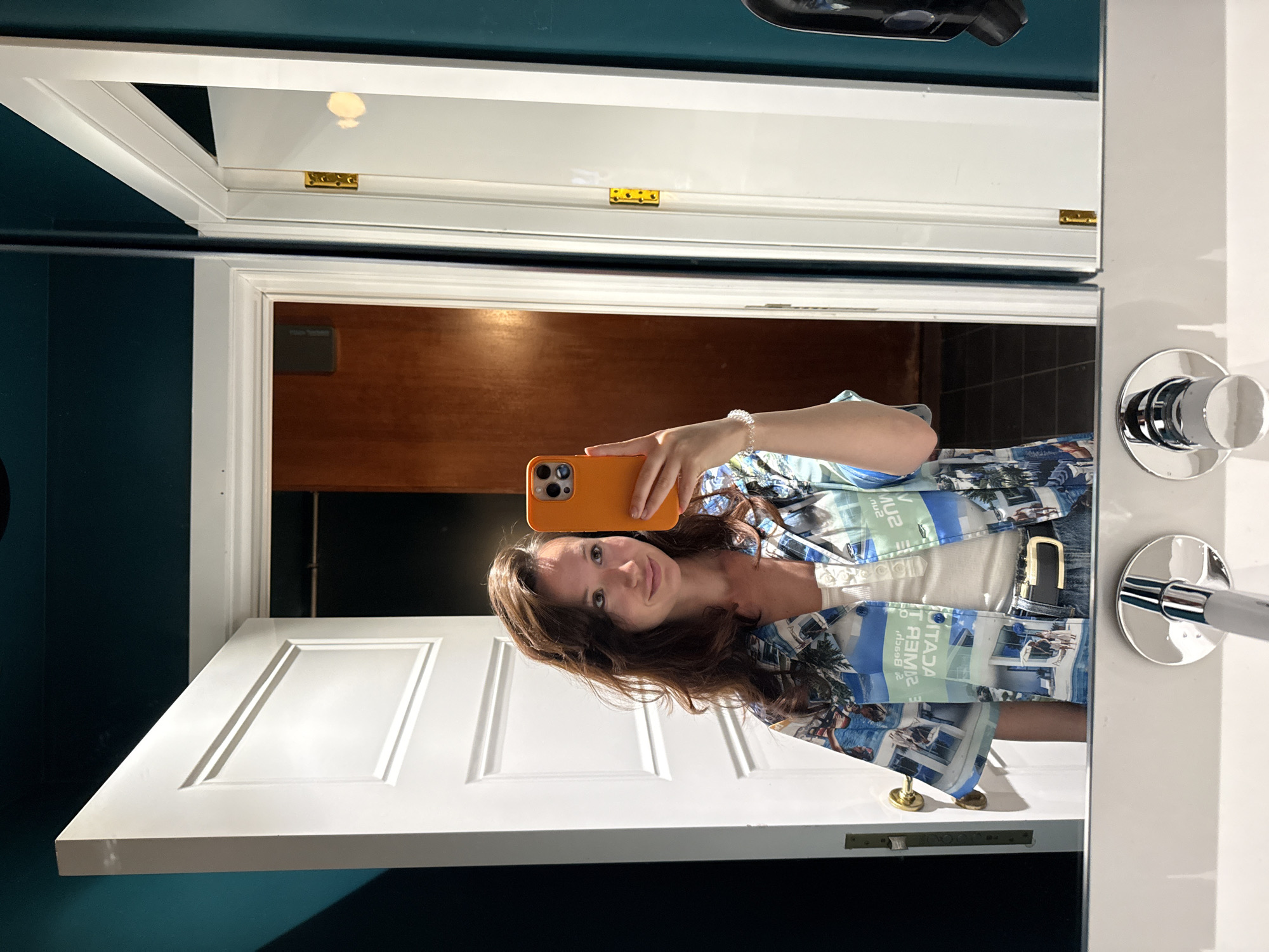 Morning around Tel Aviv: selfies, streets, and a café.