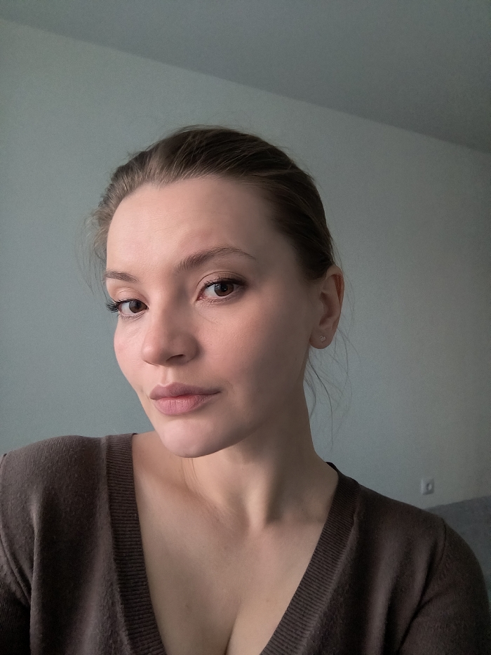 Woman photographed in indoor portrait session in Vinnytsia