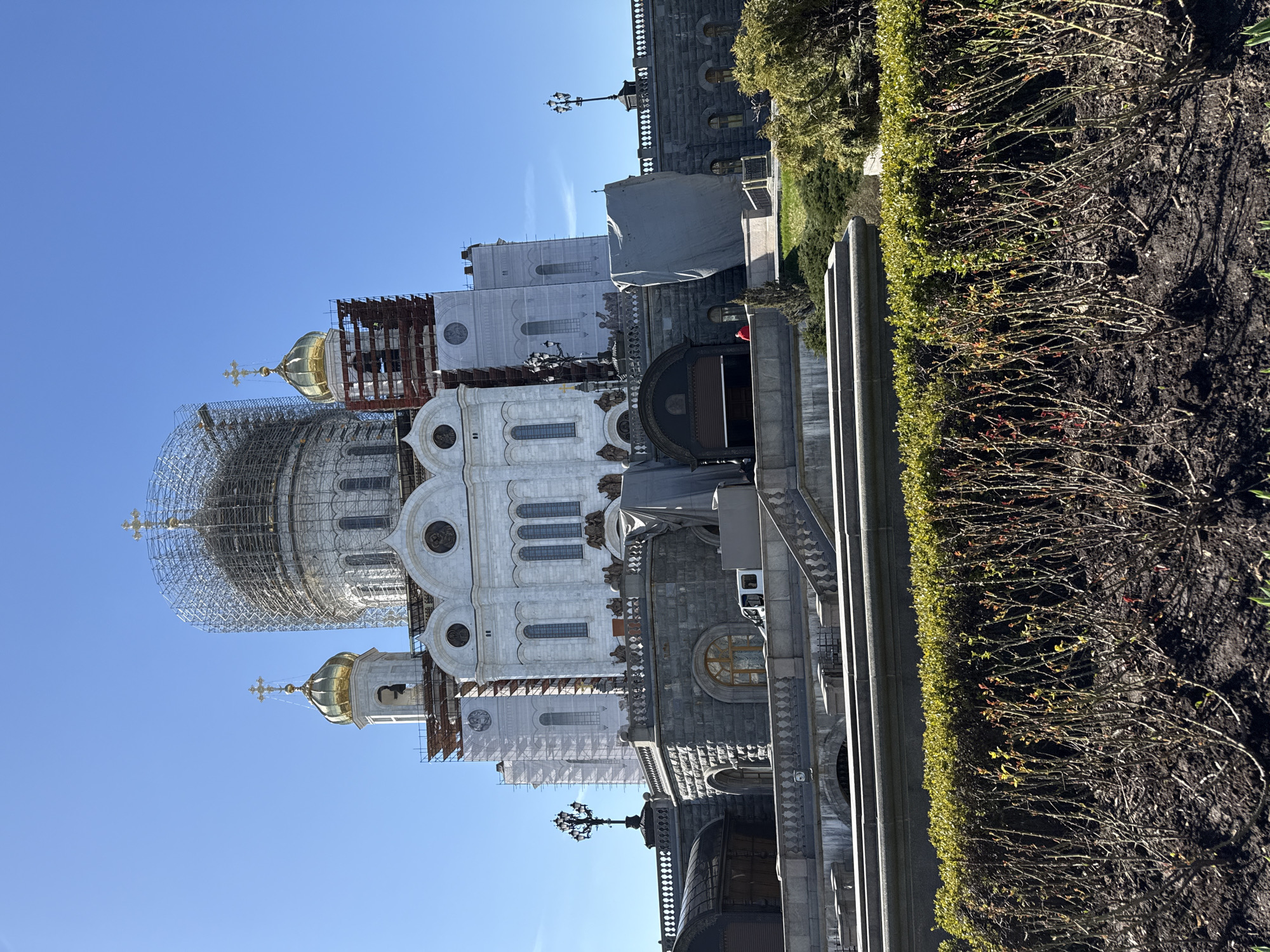 Moscow cathedral renovation observed on clear spring day