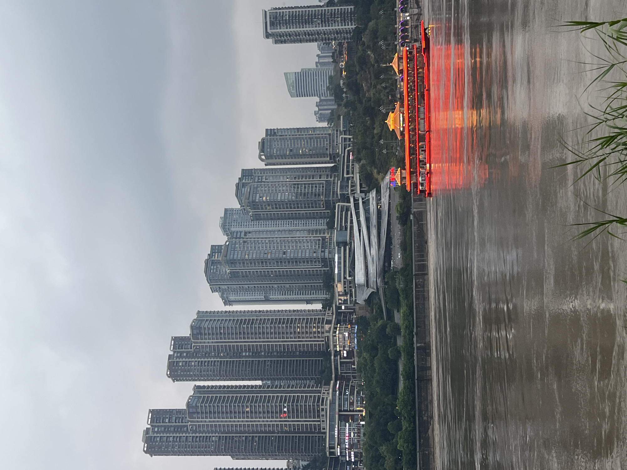 Yangtze River waterfront life in Chongqing's Nan'an District
