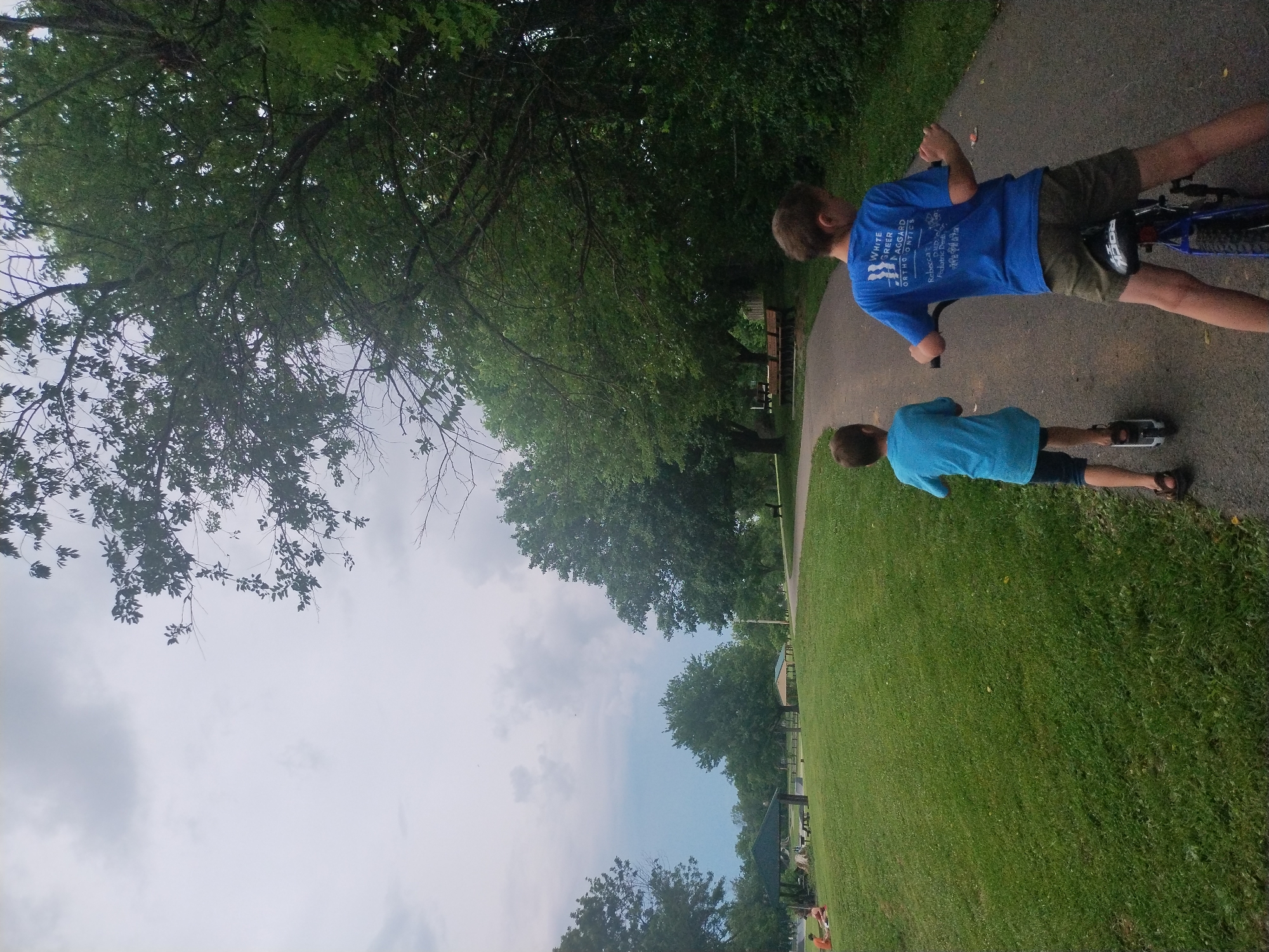 Afternoon at a Nicholasville park path by the water