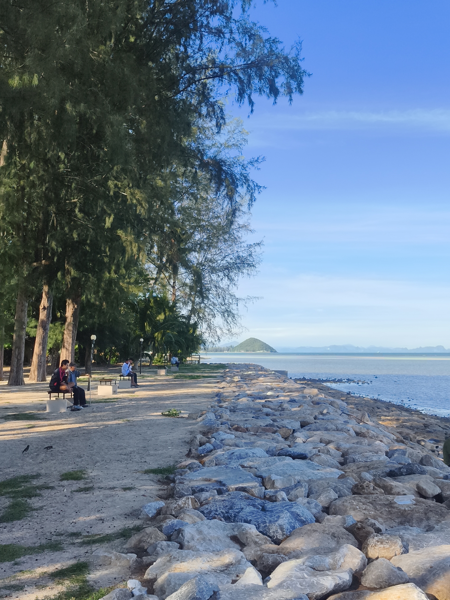 Nathon coastal town: shoreline, streets, and a clinic visit