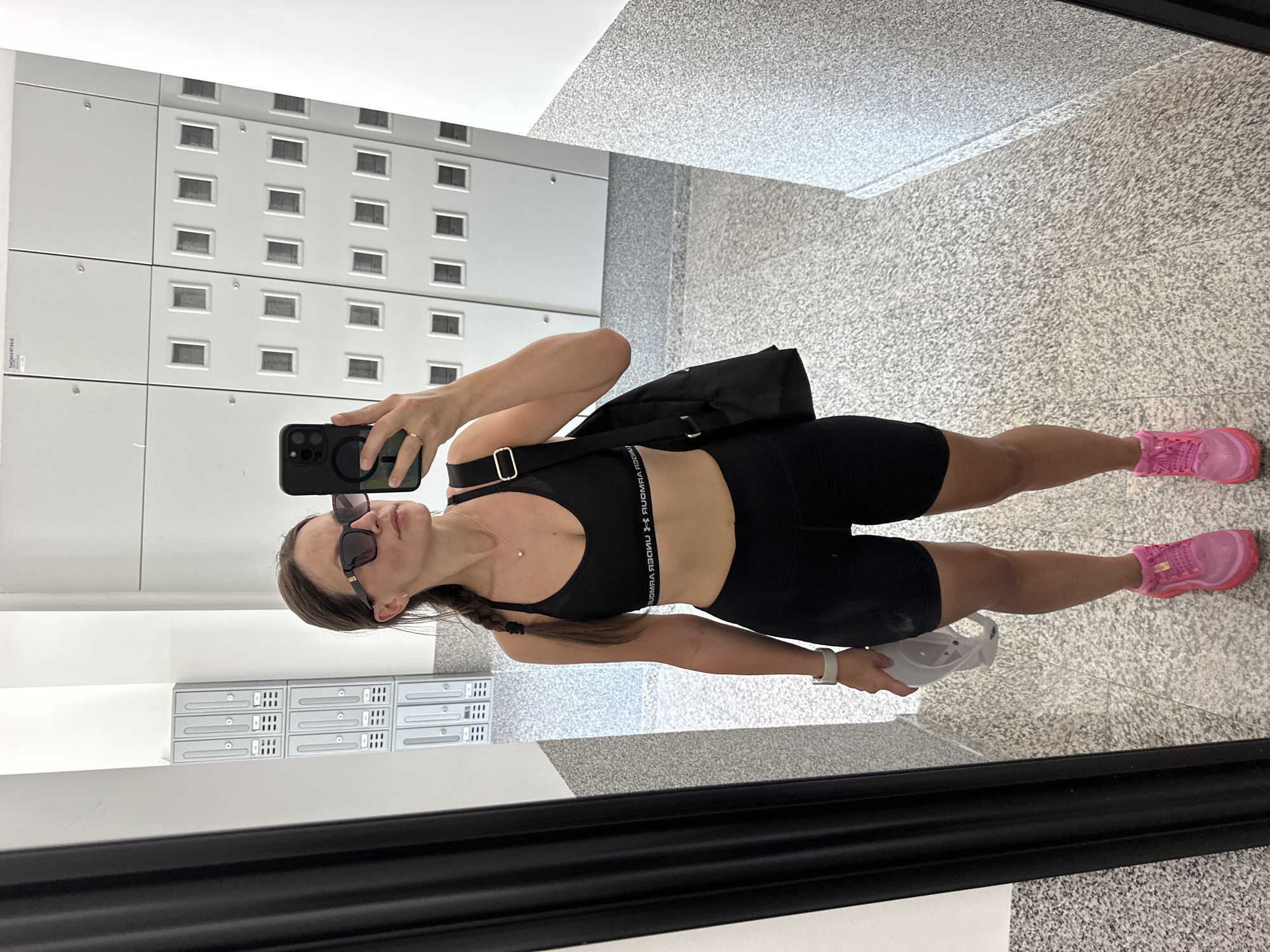 Athletic morning in Budva, selfies and street scenes