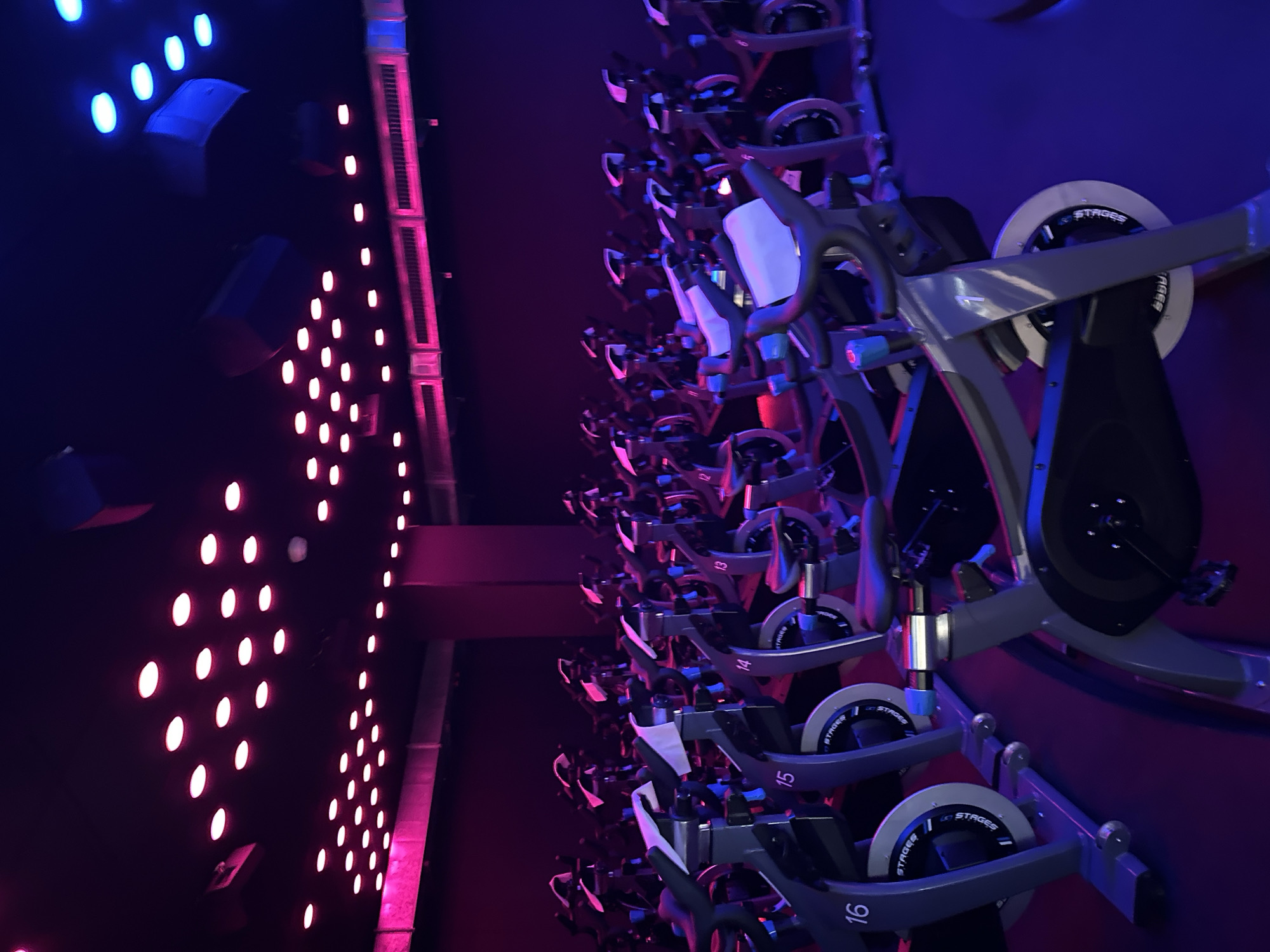 Berlin spin studio captured empty and occupied within minutes