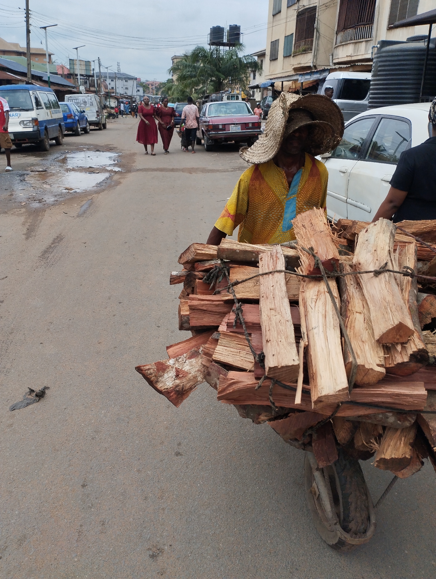 Morning street life captured in Fegge, Nigeria