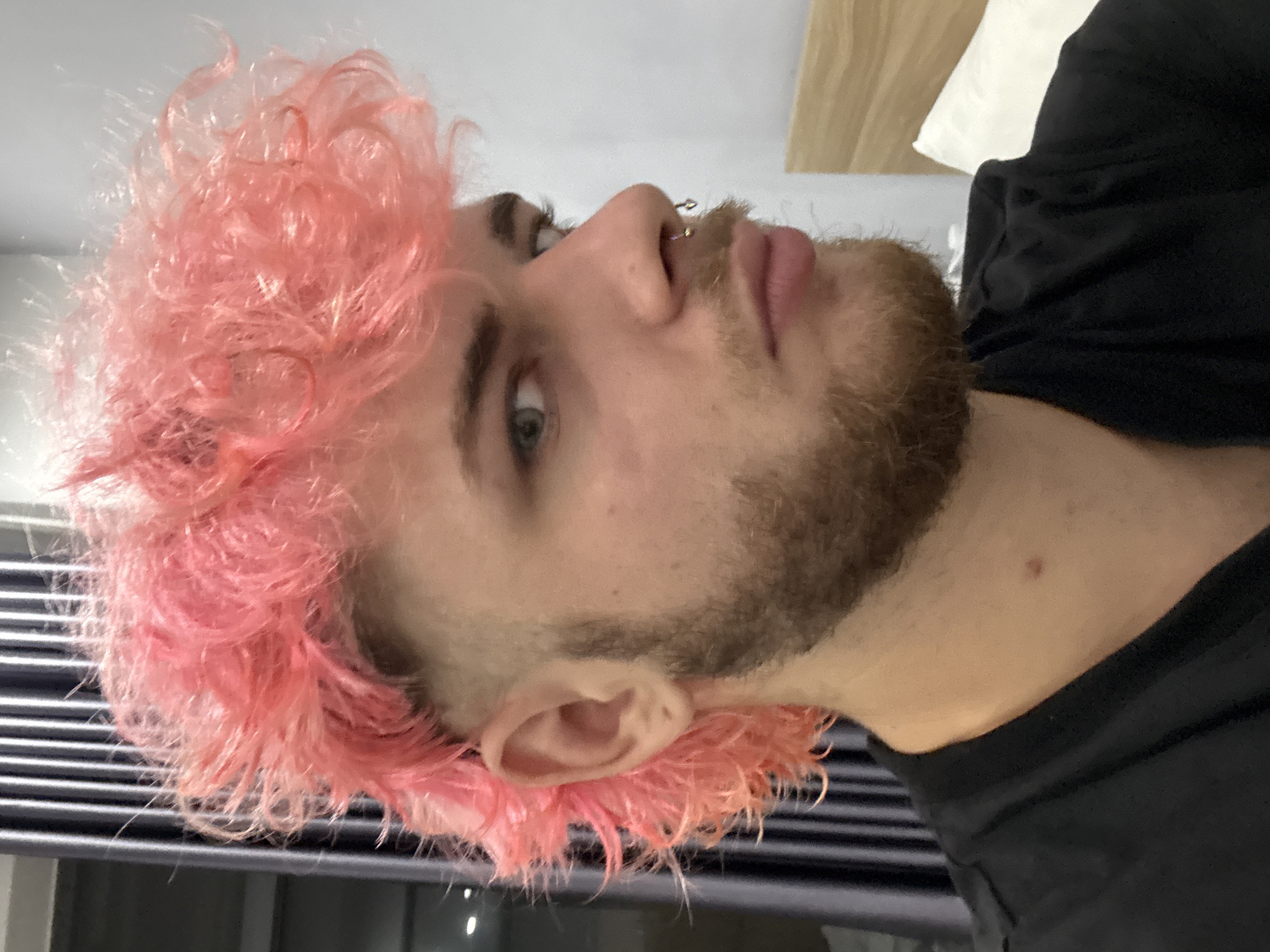 Pink-haired man photographed in bedroom portraits, Đà Nẵng