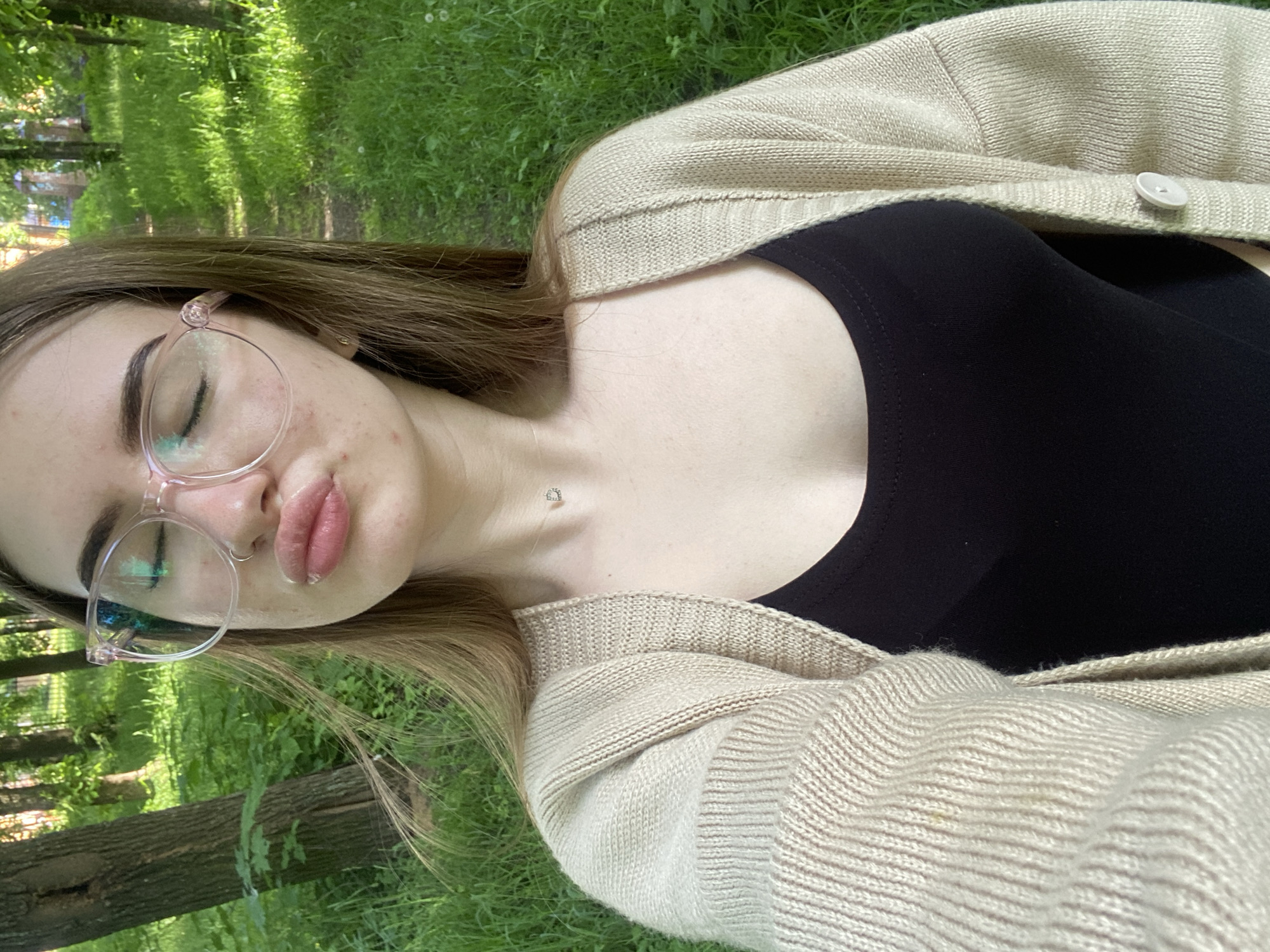 Woman documents daily activities through selfies and outdoor photography
