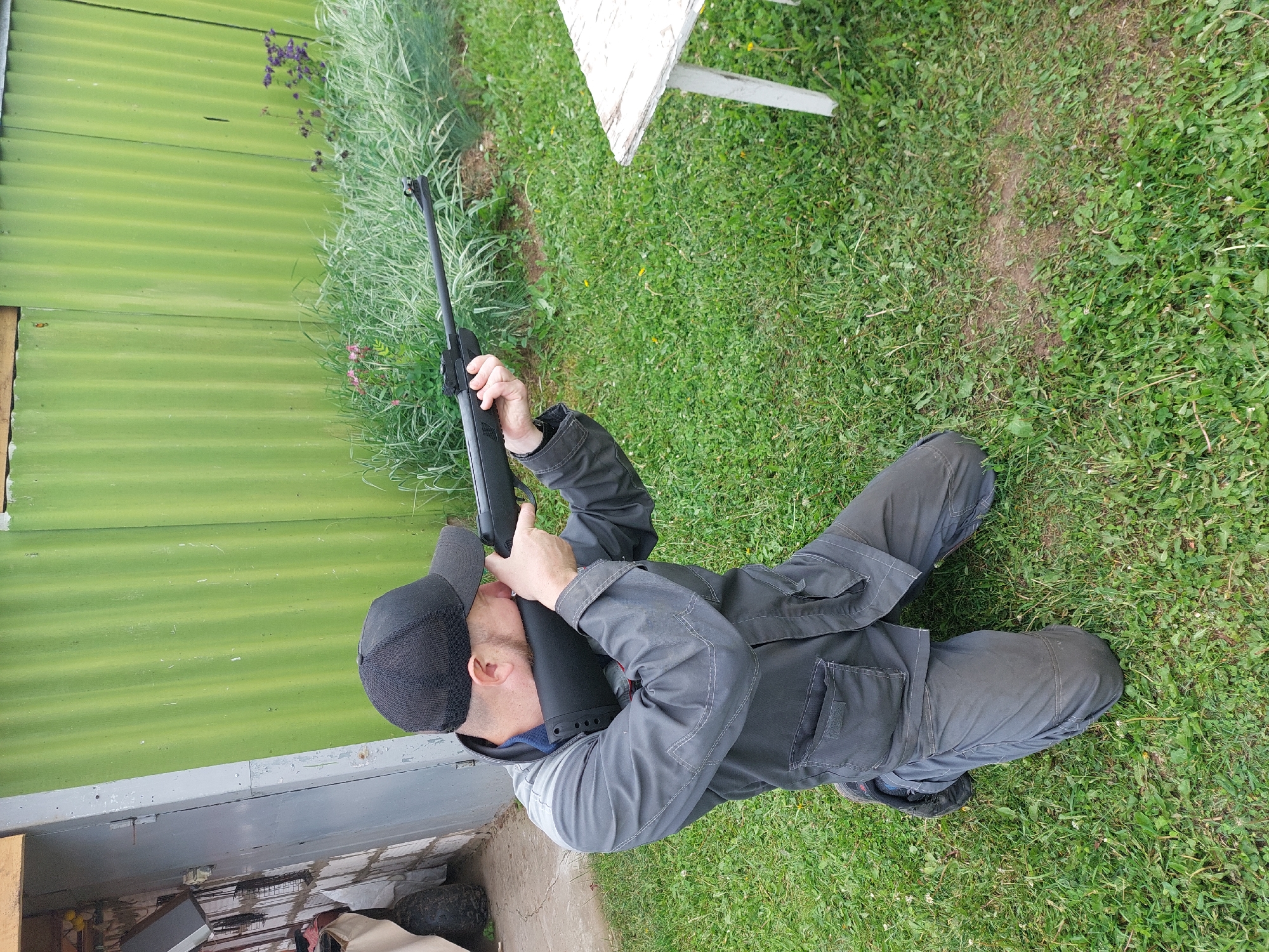 Shooting activity observed in rural Russian village with child present