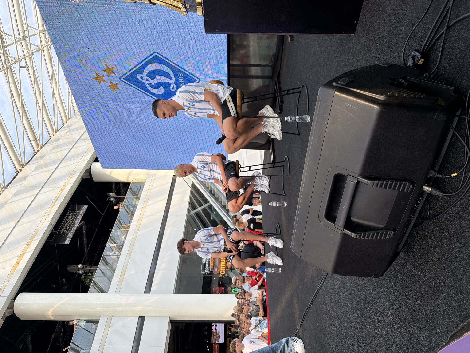 FC Dynamo Kyiv promotional event draws crowds at Kyiv mall
