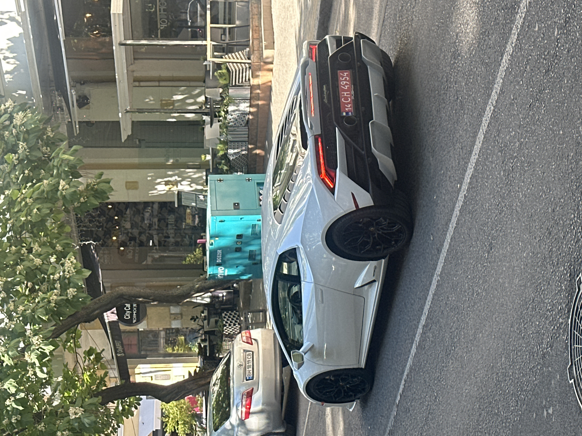 White Lamborghini Huracán spotted parked on Odesa street