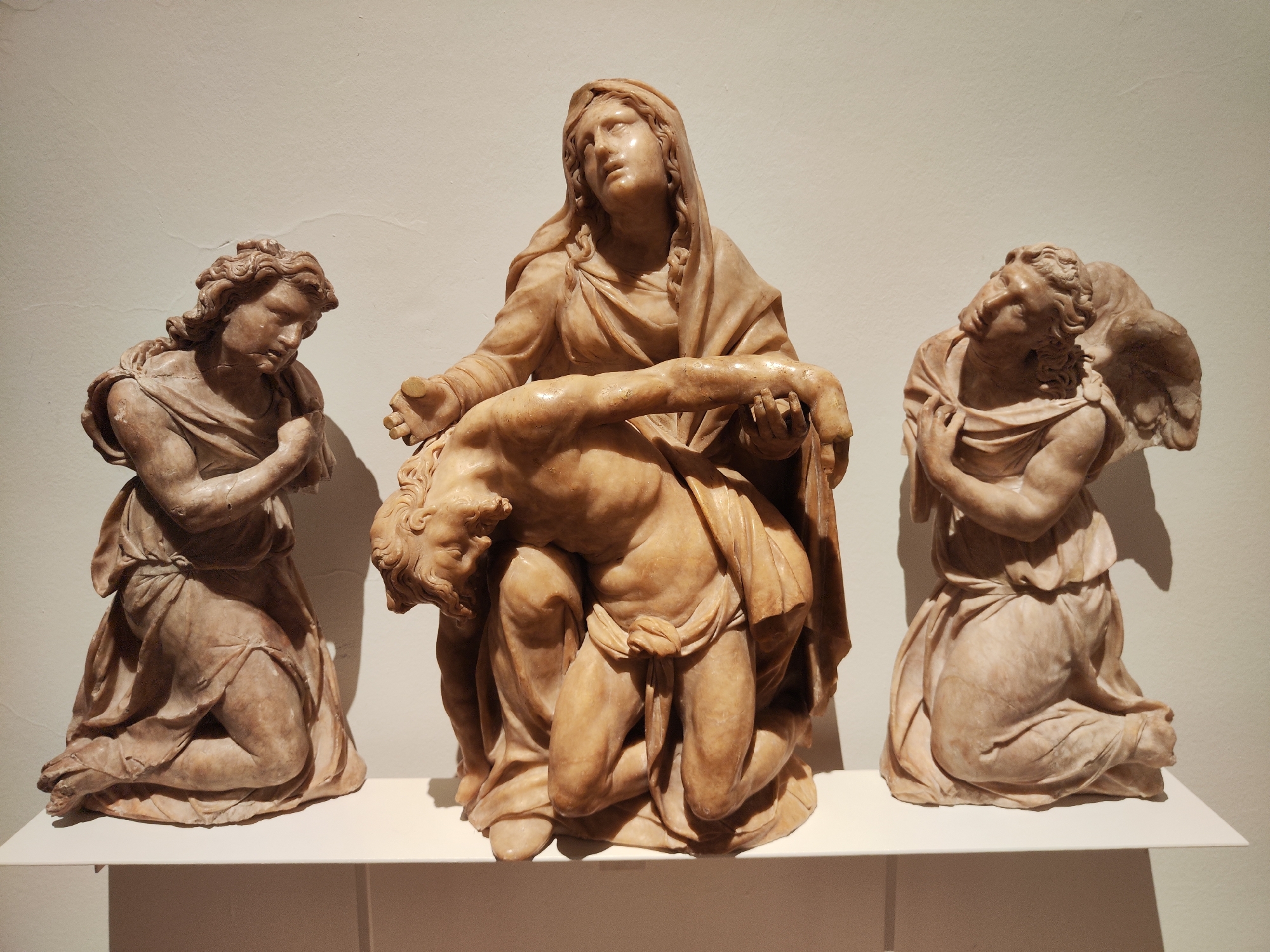 Gallery visitors photograph classical artwork in Santiago museum