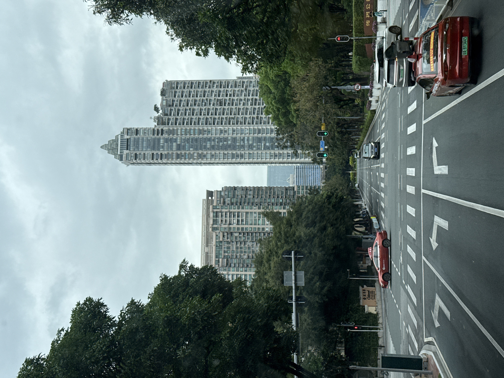 Morning street scenes documented in Yuexiu District, Guangzhou