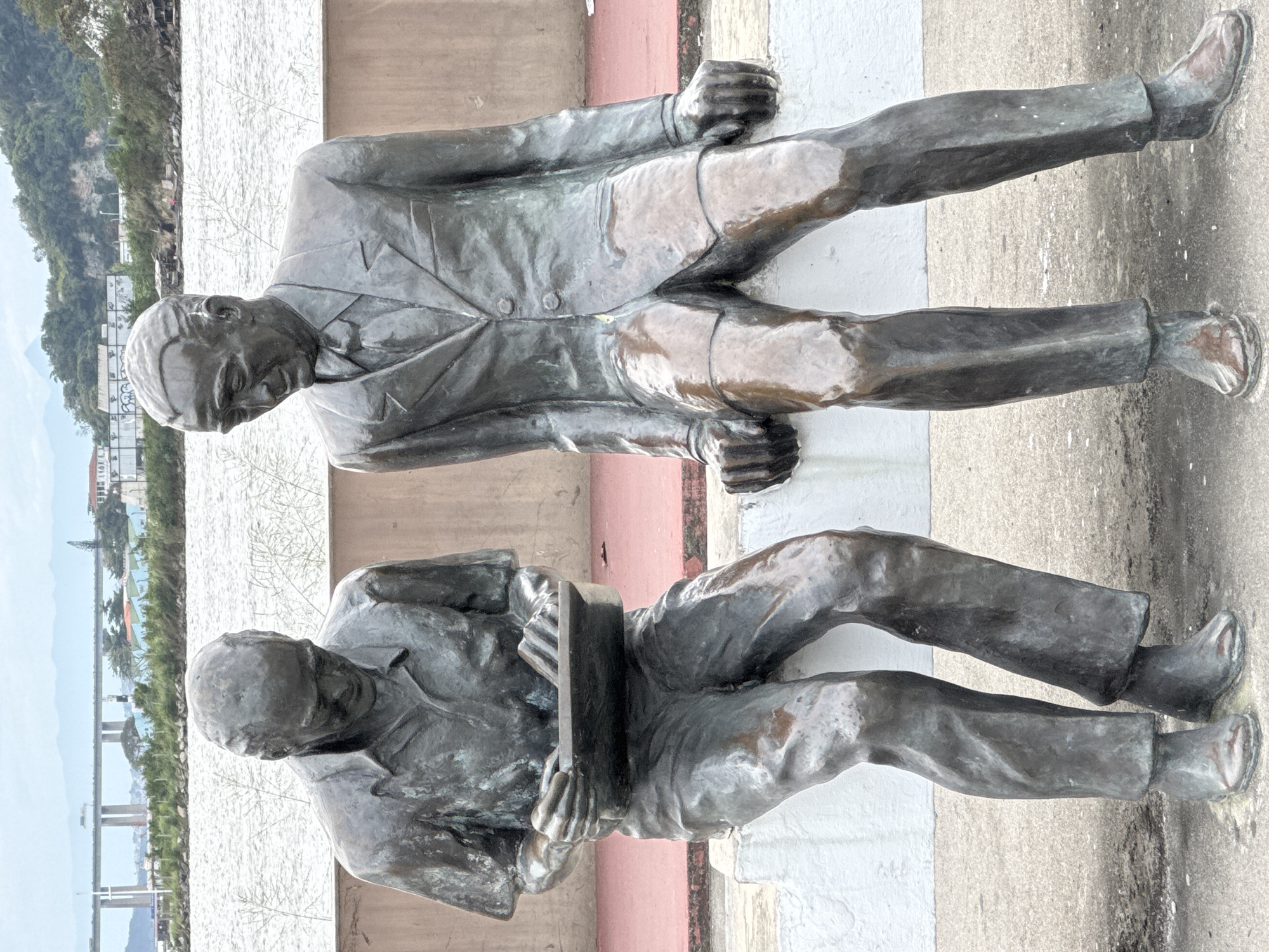 Afternoon snapshots across Niterói's streets and waterfront