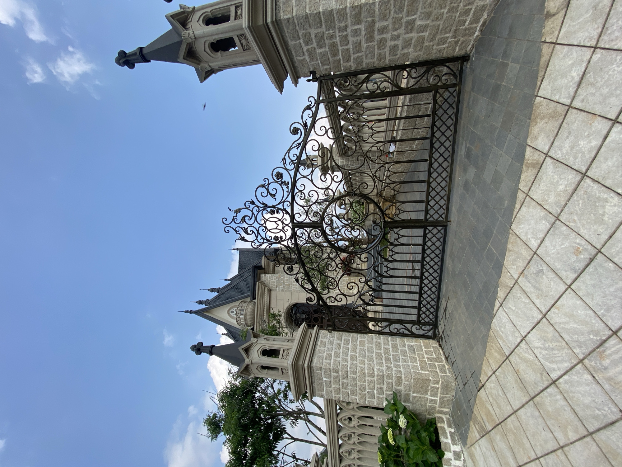 Morning architectural tour documented across Da Lat, Vietnam