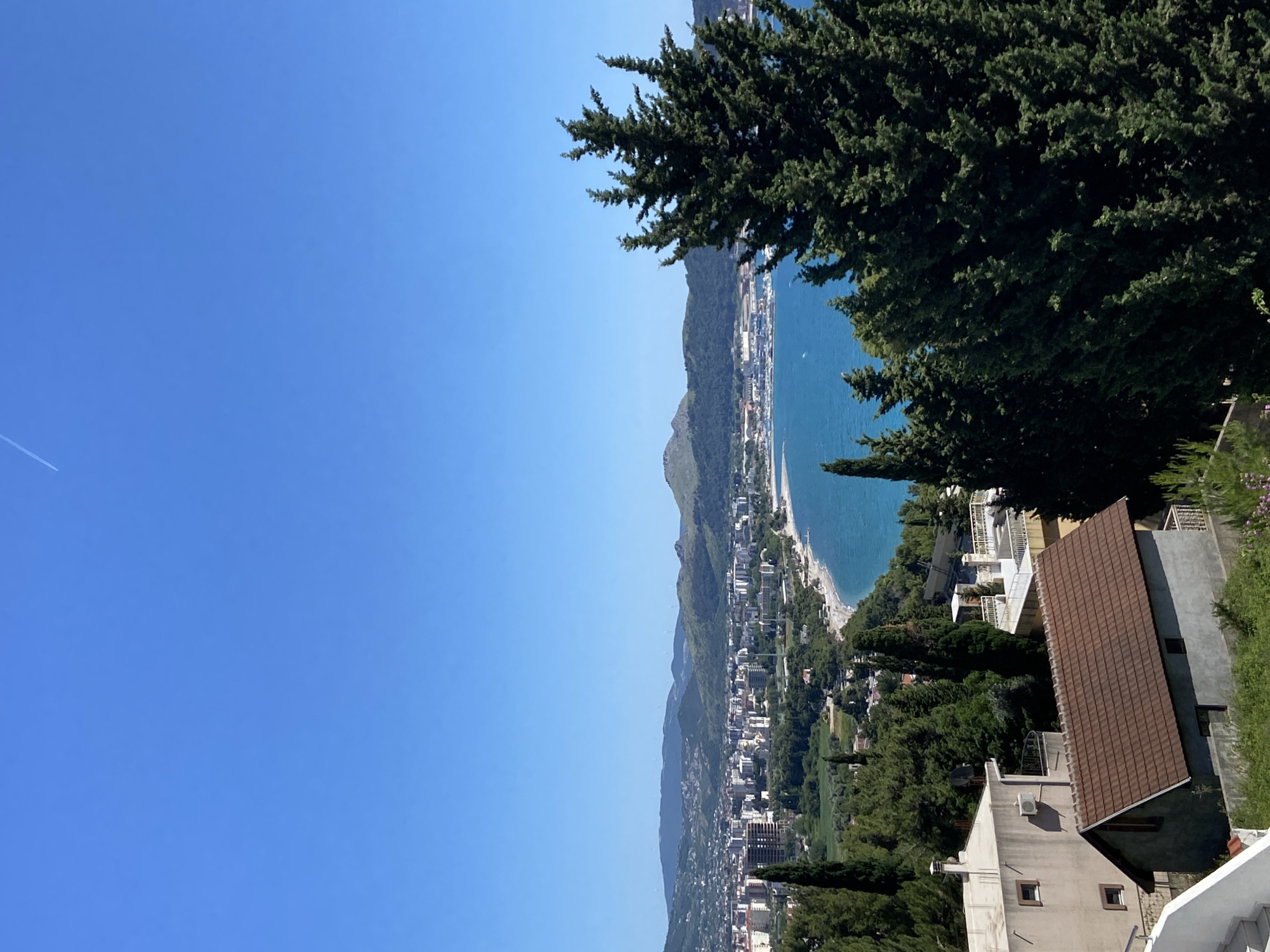 Clear day documented in coastal Šušanj, Montenegro
