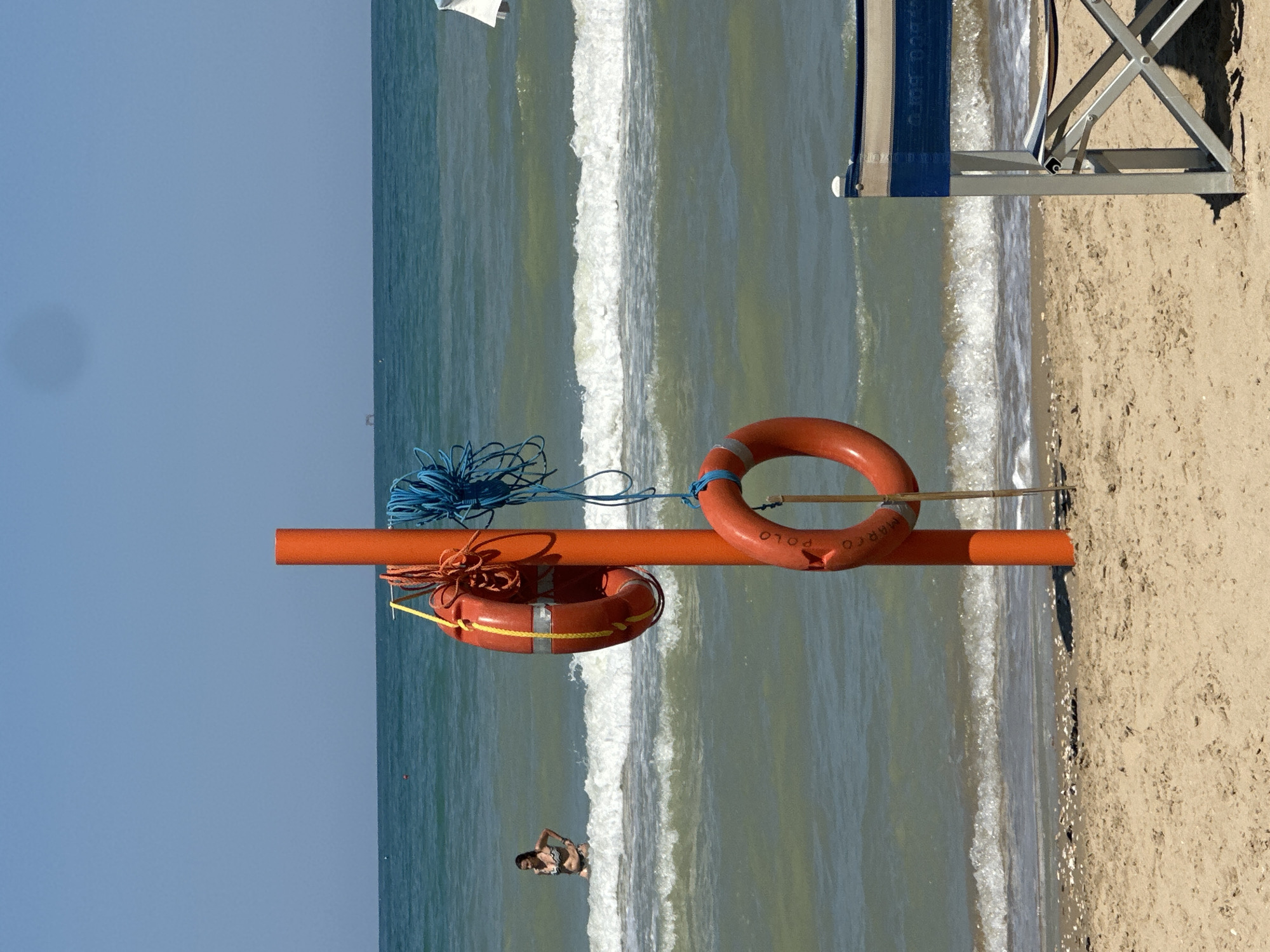 Midday at a Pineto beach club on the Adriatic