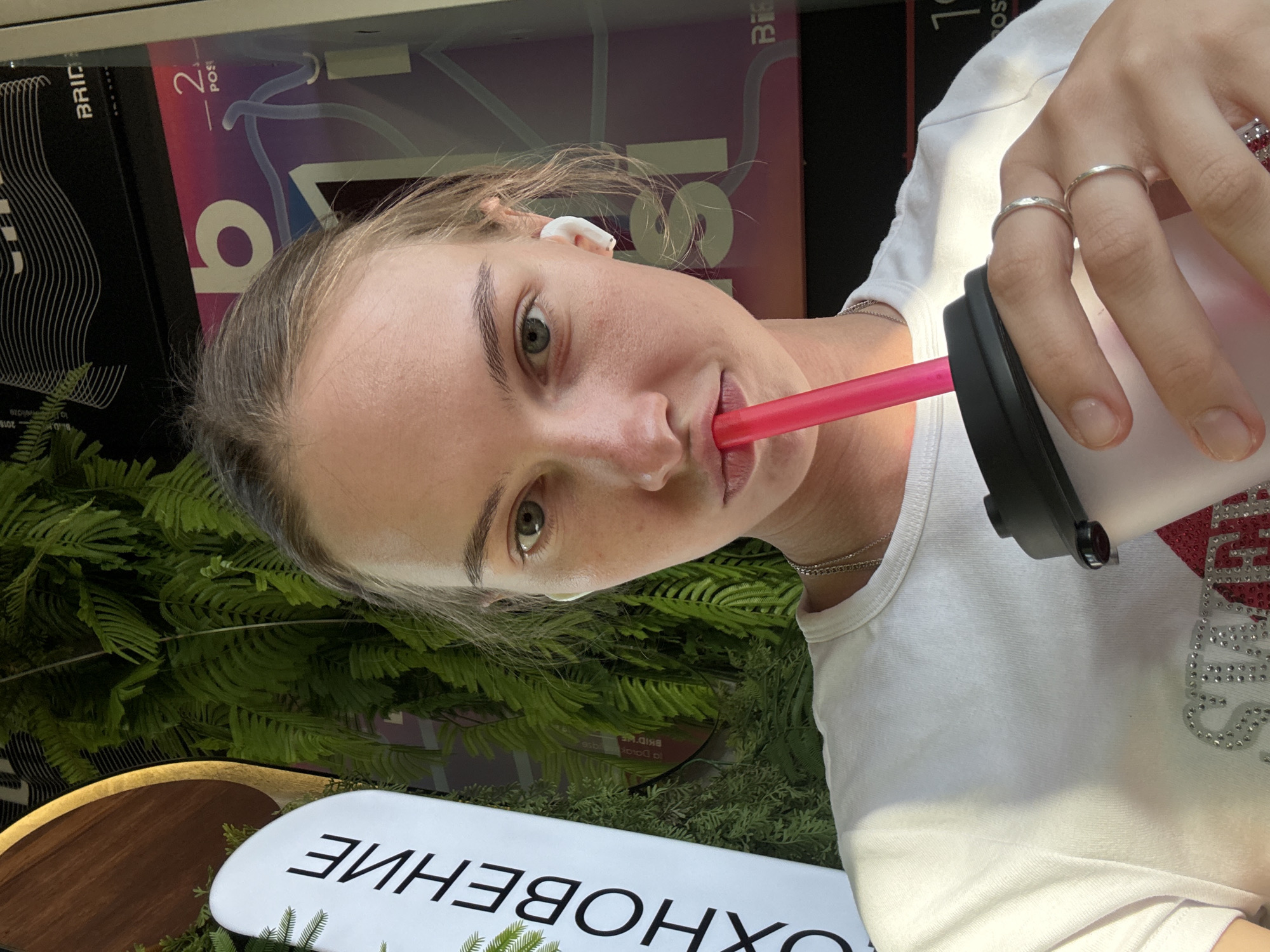 Afternoon cafe hangout and car selfies in Perm