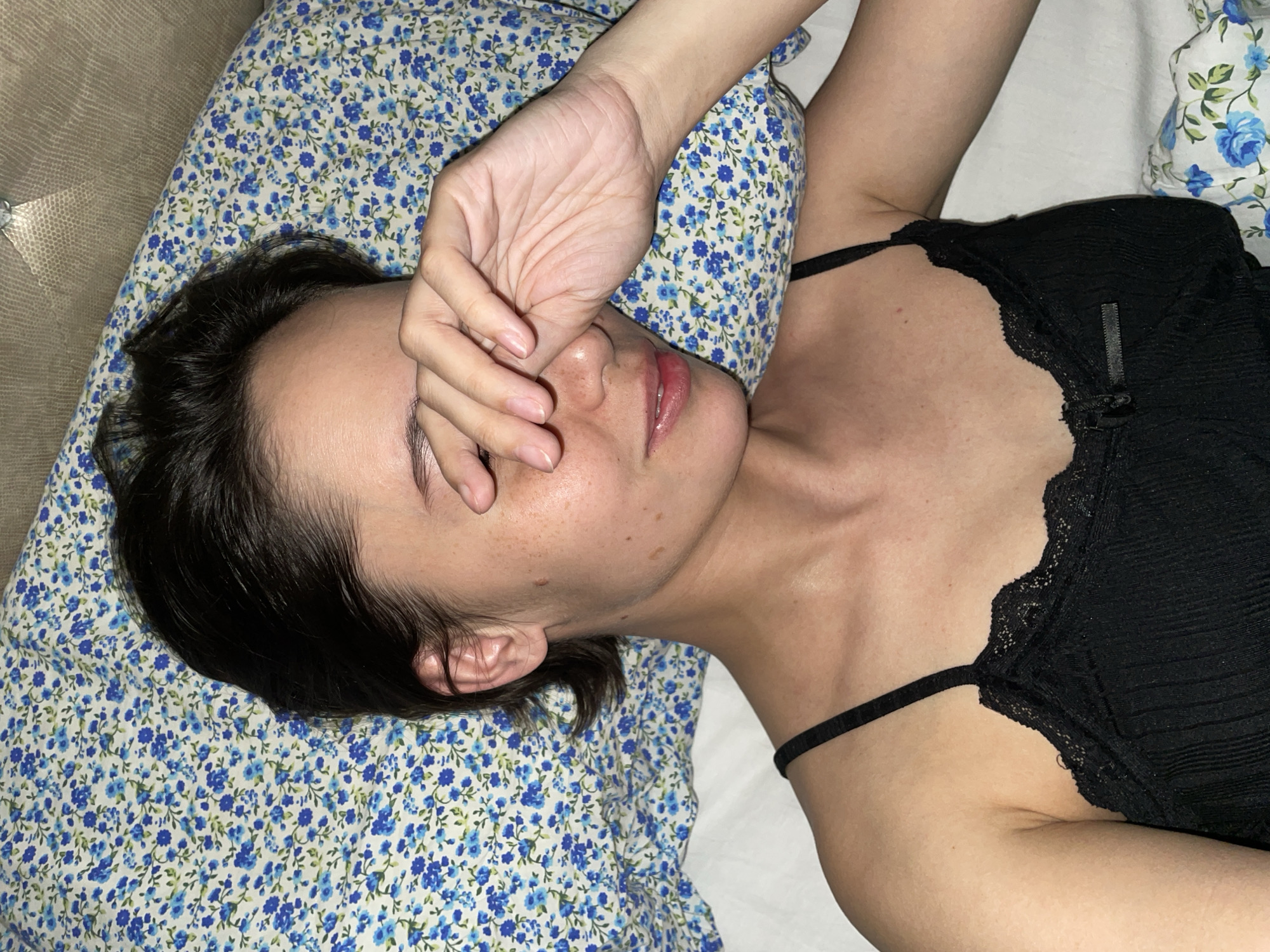 Casual indoor portraits documented in Izhevsk apartment setting