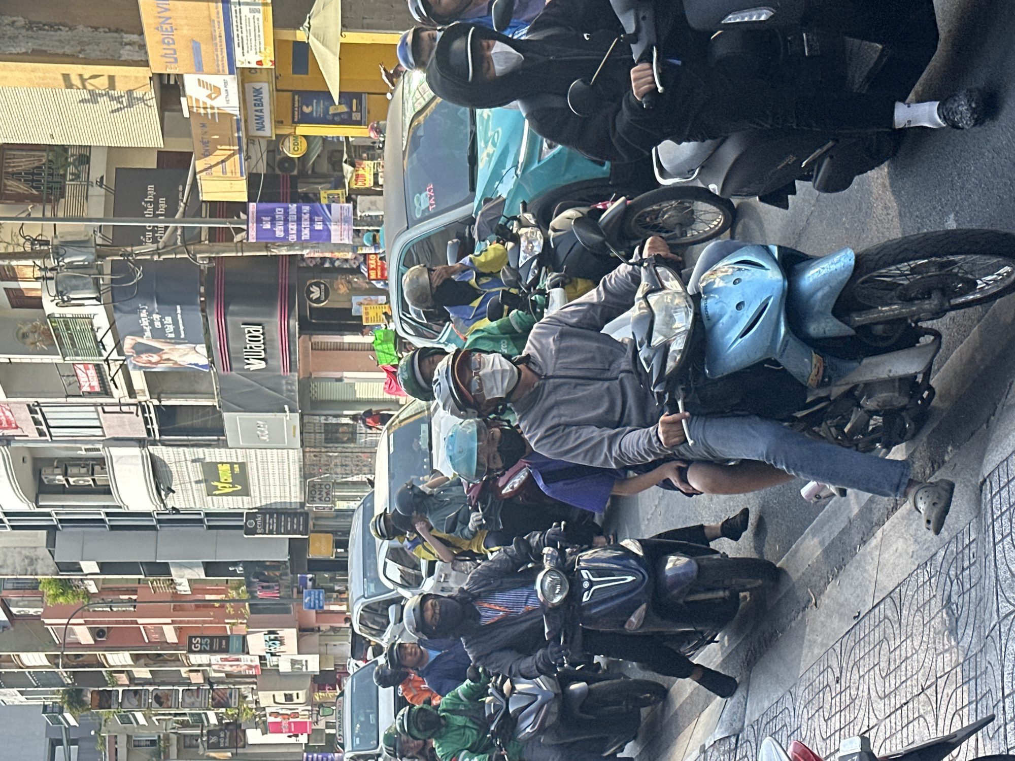 Street photography and daily life documented in Thủ Đức