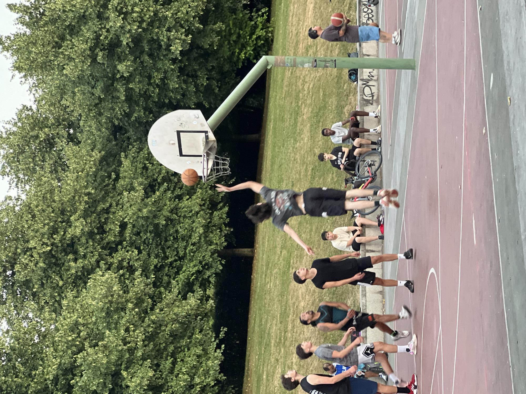 Basketball game next to the Guggenheim Bilbao