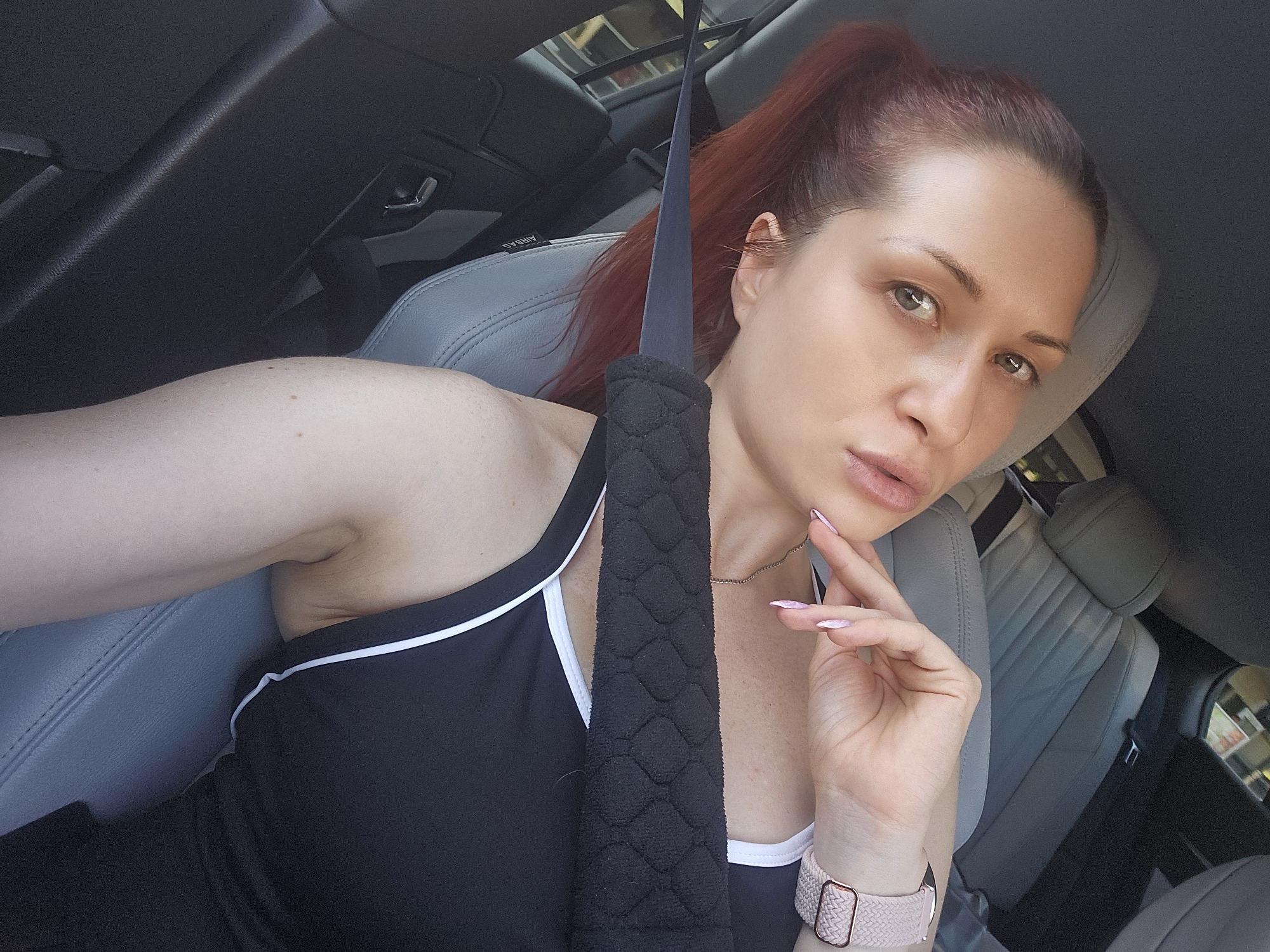 Sunny afternoon selfies and cafe vibes in Burgas