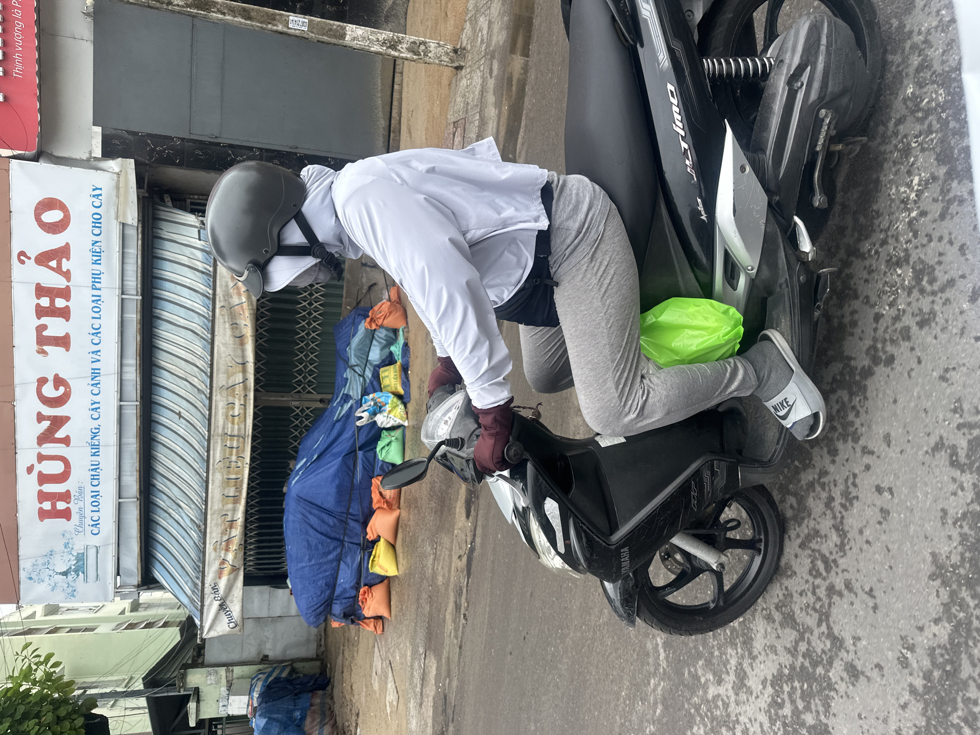 Morning street life documented in Bac Nha Trang Ward