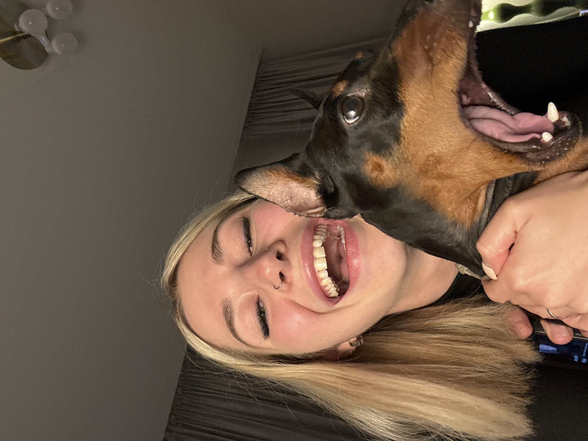 Casual selfies and a Doberman moment in Moscow