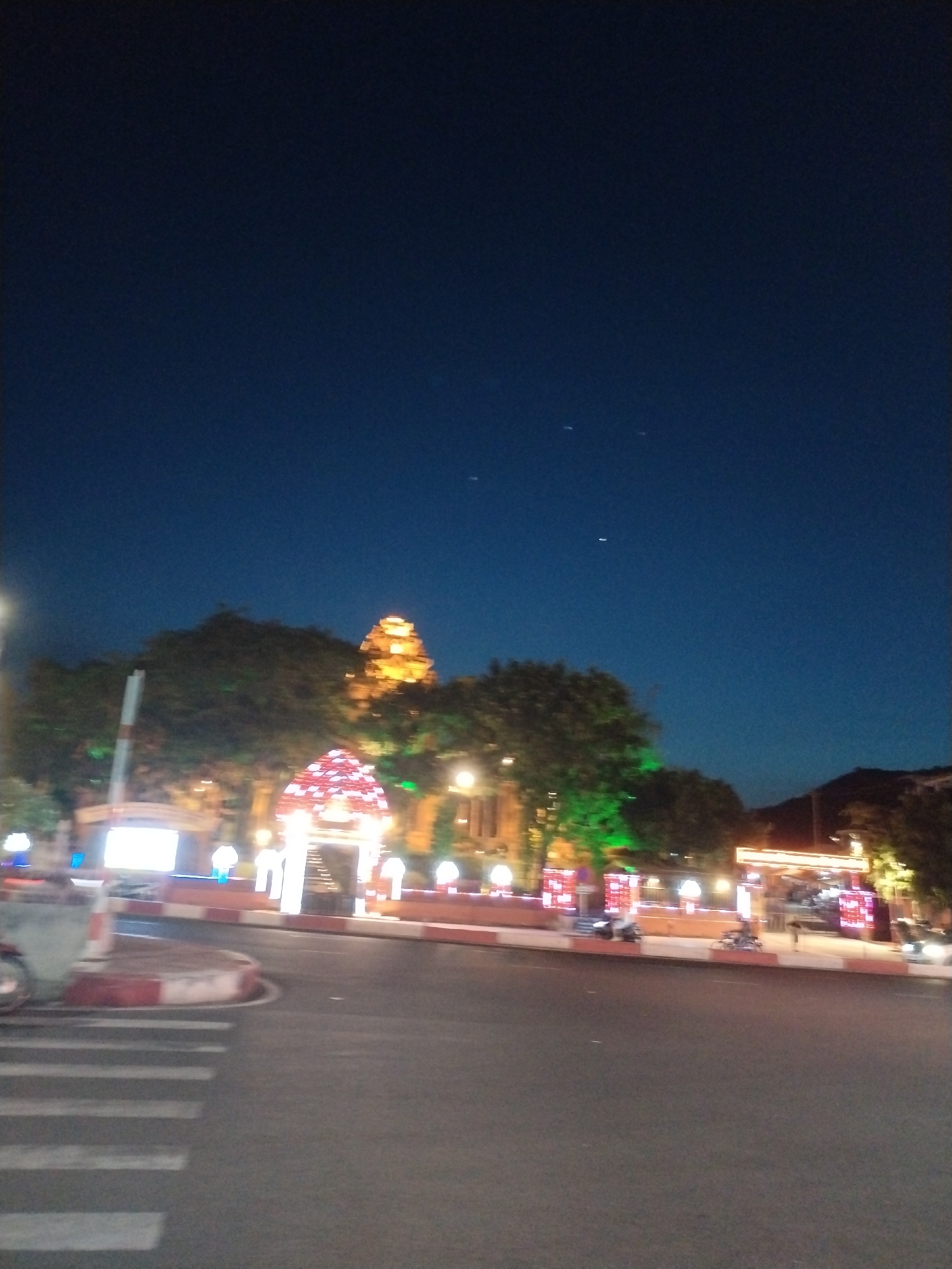 Nighttime street scenes documented across Bac Nha Trang Ward