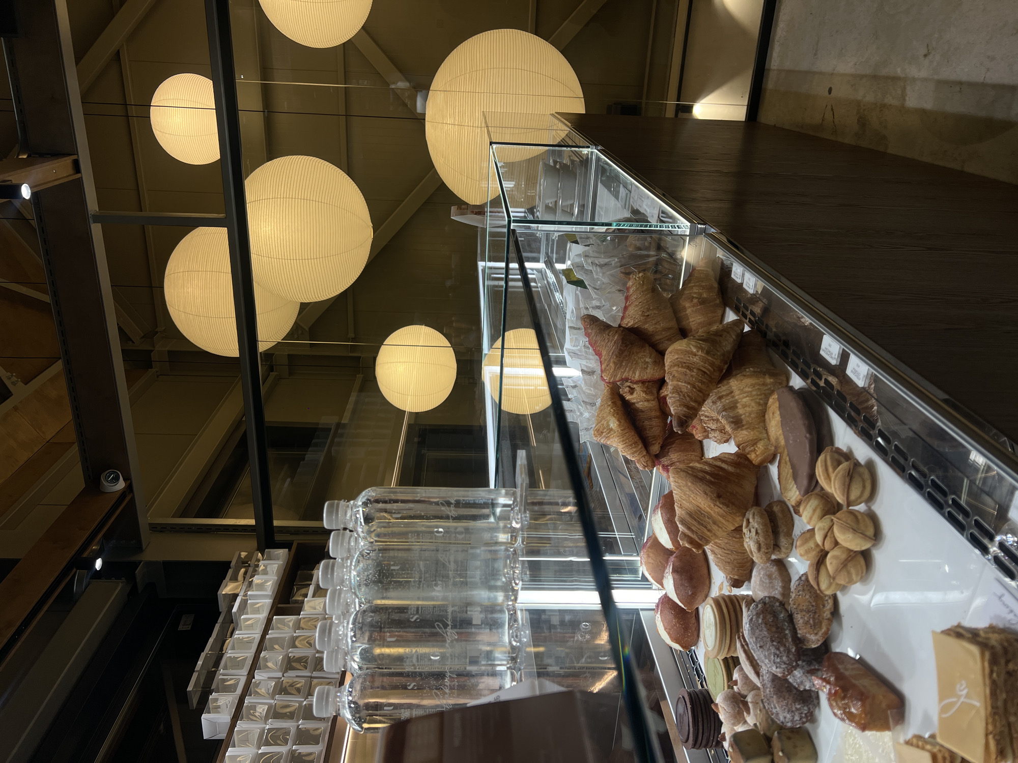 Bakery activity documented in Vladivostok during morning hours