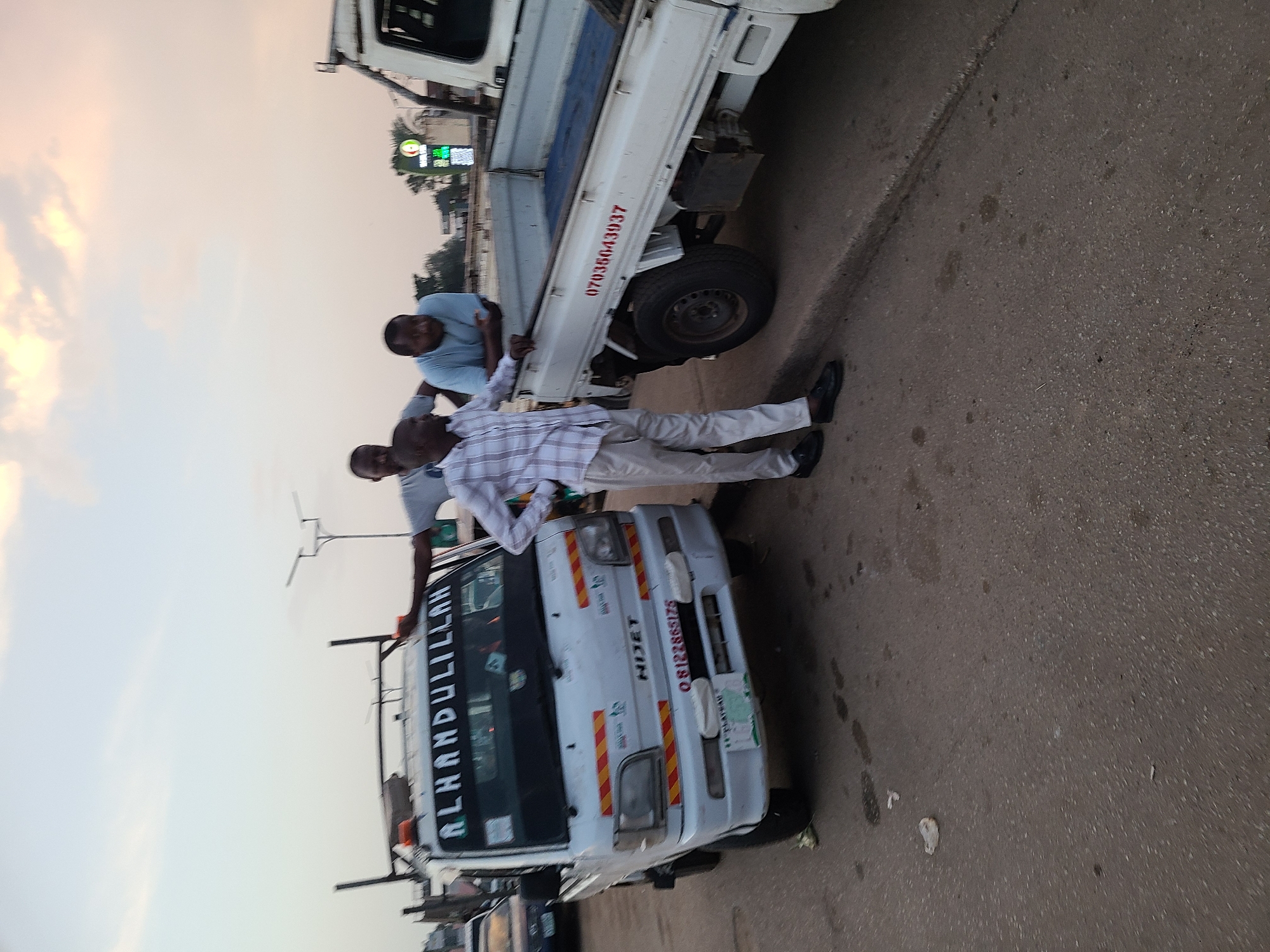 Street markets and evening activity across Gura Top and Jos