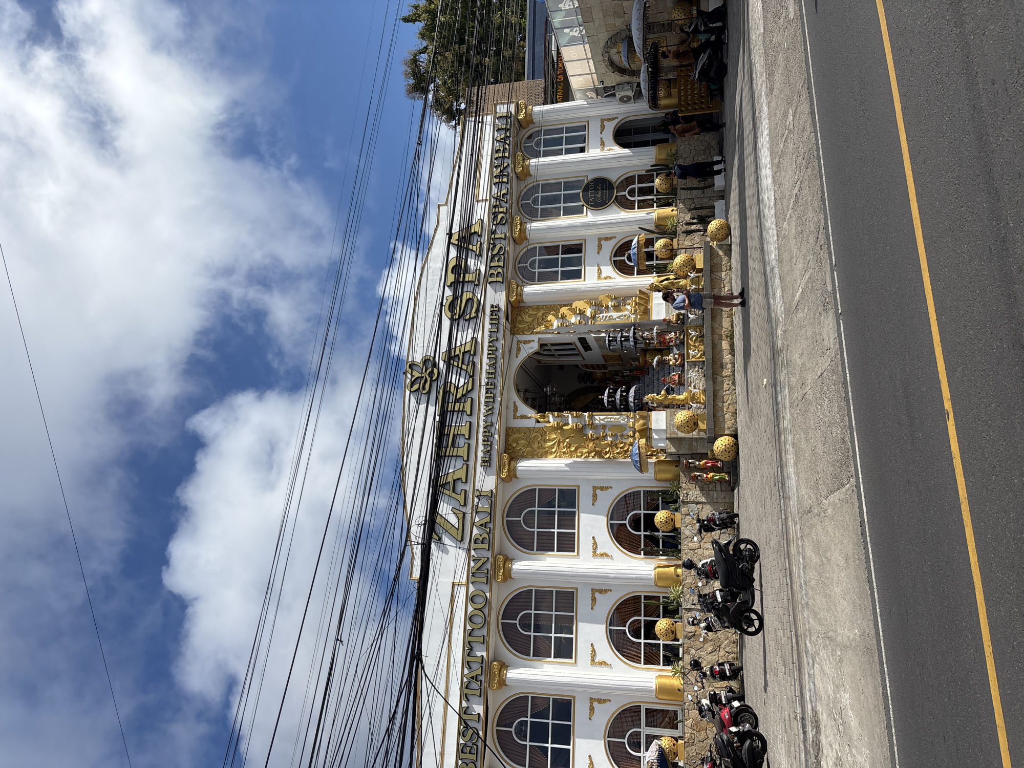 Morning shopping and street scenes documented in Ungasan, Indonesia