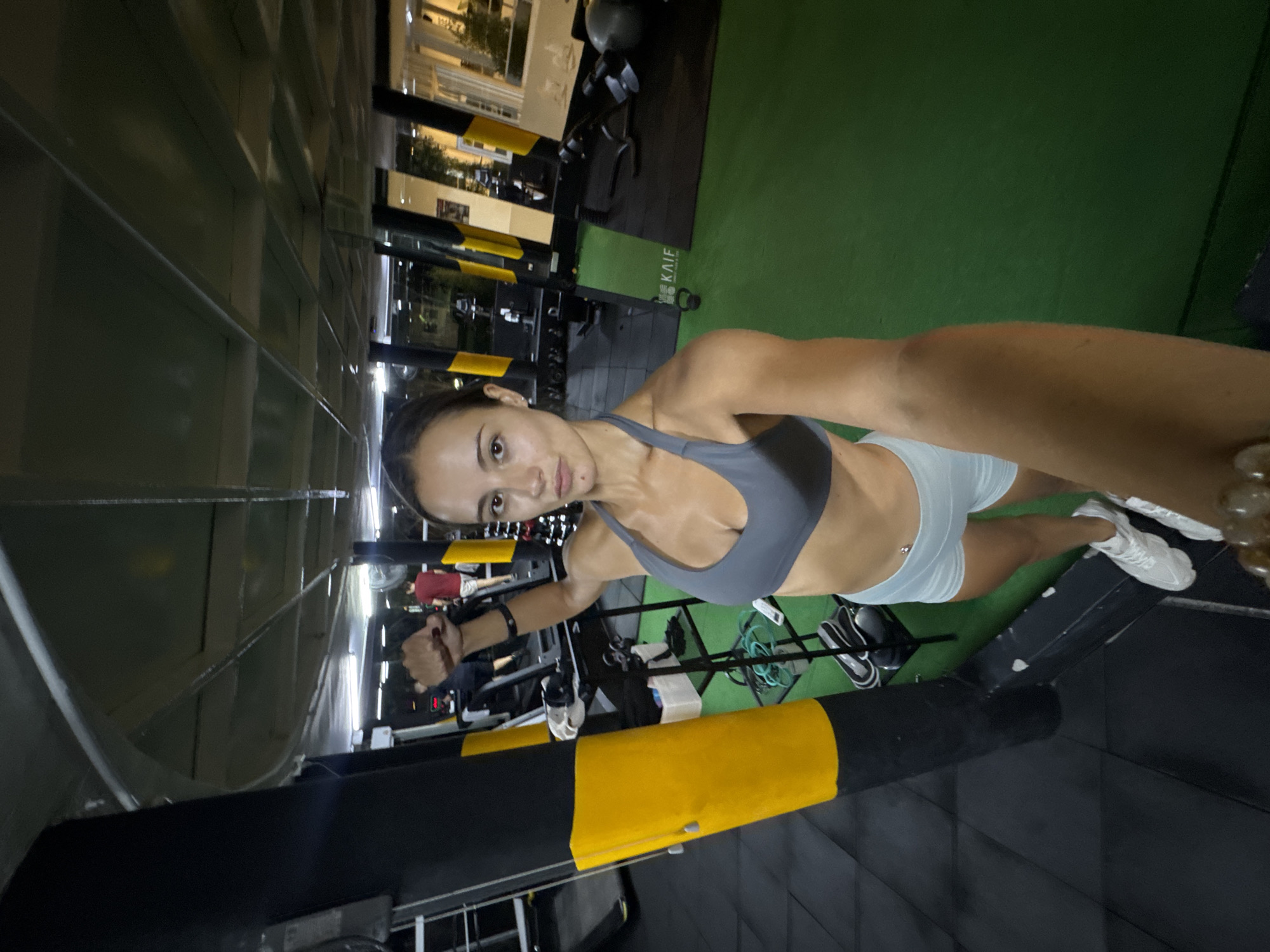 Woman documents workout session with selfies at Kathu gym