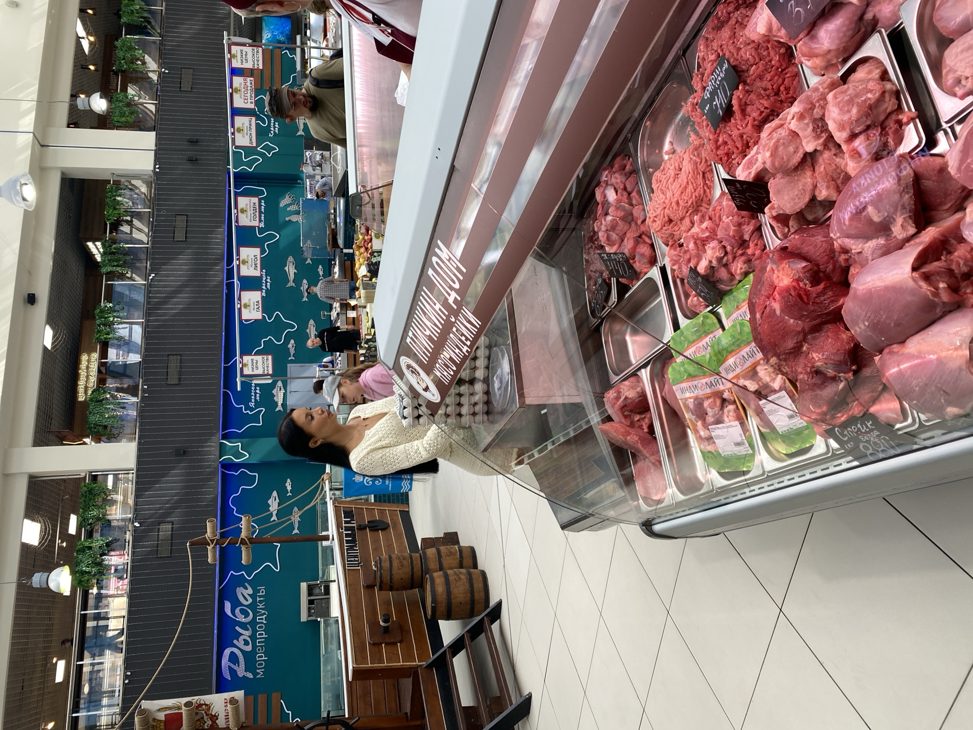 Inside a Novaya Usman' market on a quiet morning