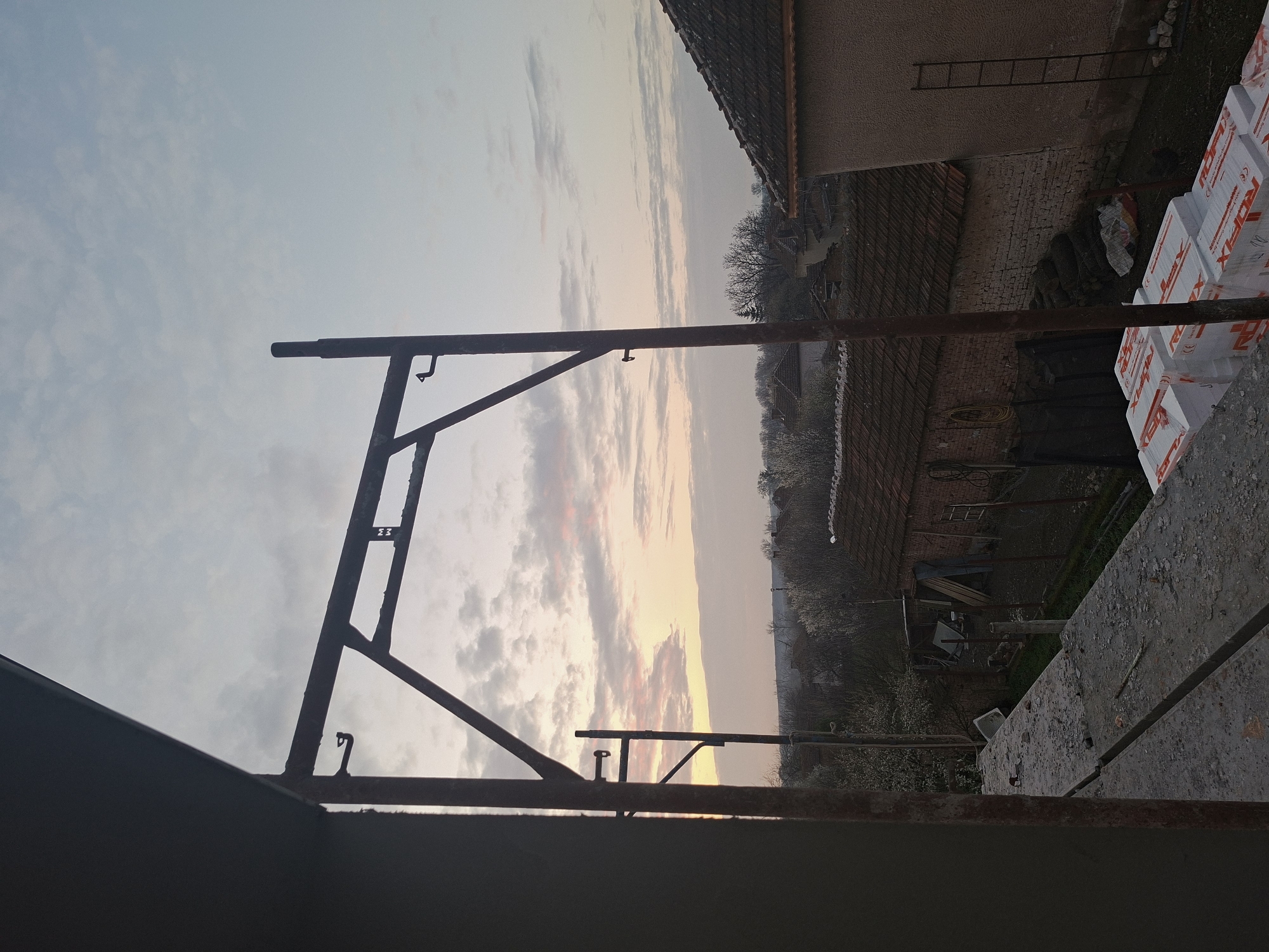 Early morning construction and street scenes documented in Dolni Lukovit