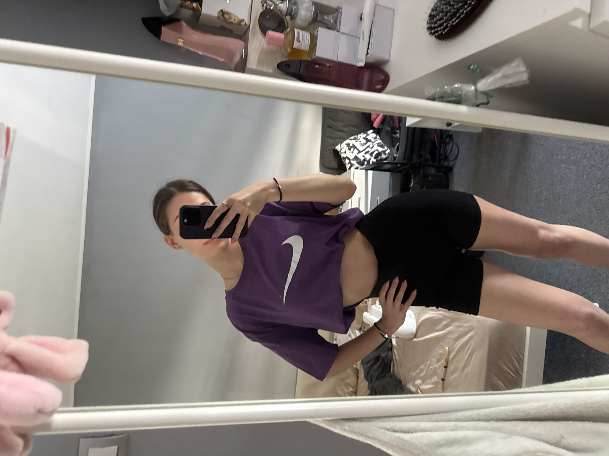 Mirror selfie session in Sofia bedroom