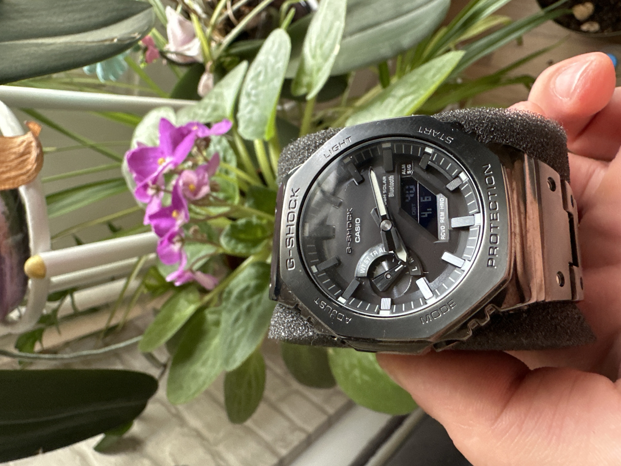 Mixed automotive scenes and personal items documented over morning hours
