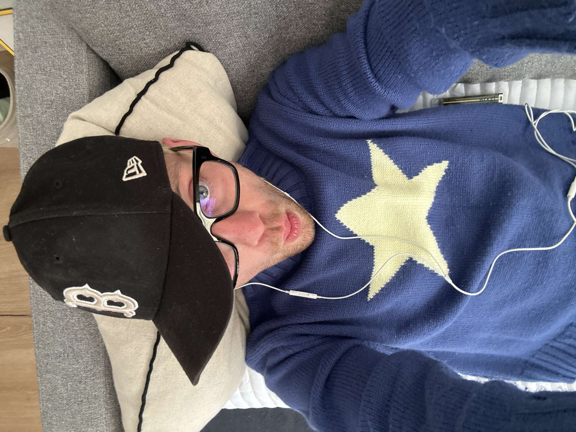 Man documents casual morning routine in London apartment