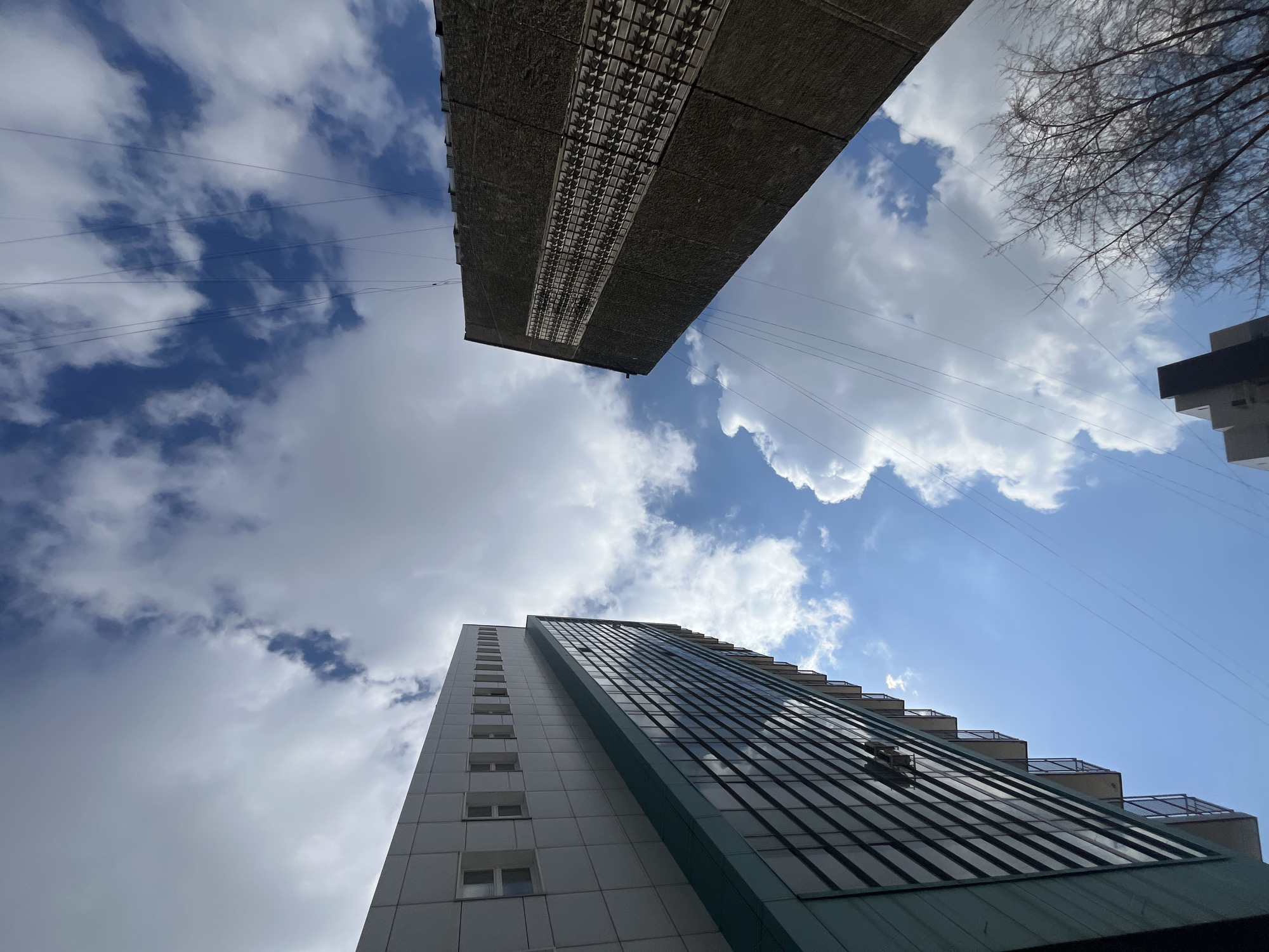 Witness documents routine urban scenes across Krasnoyarsk, Russia