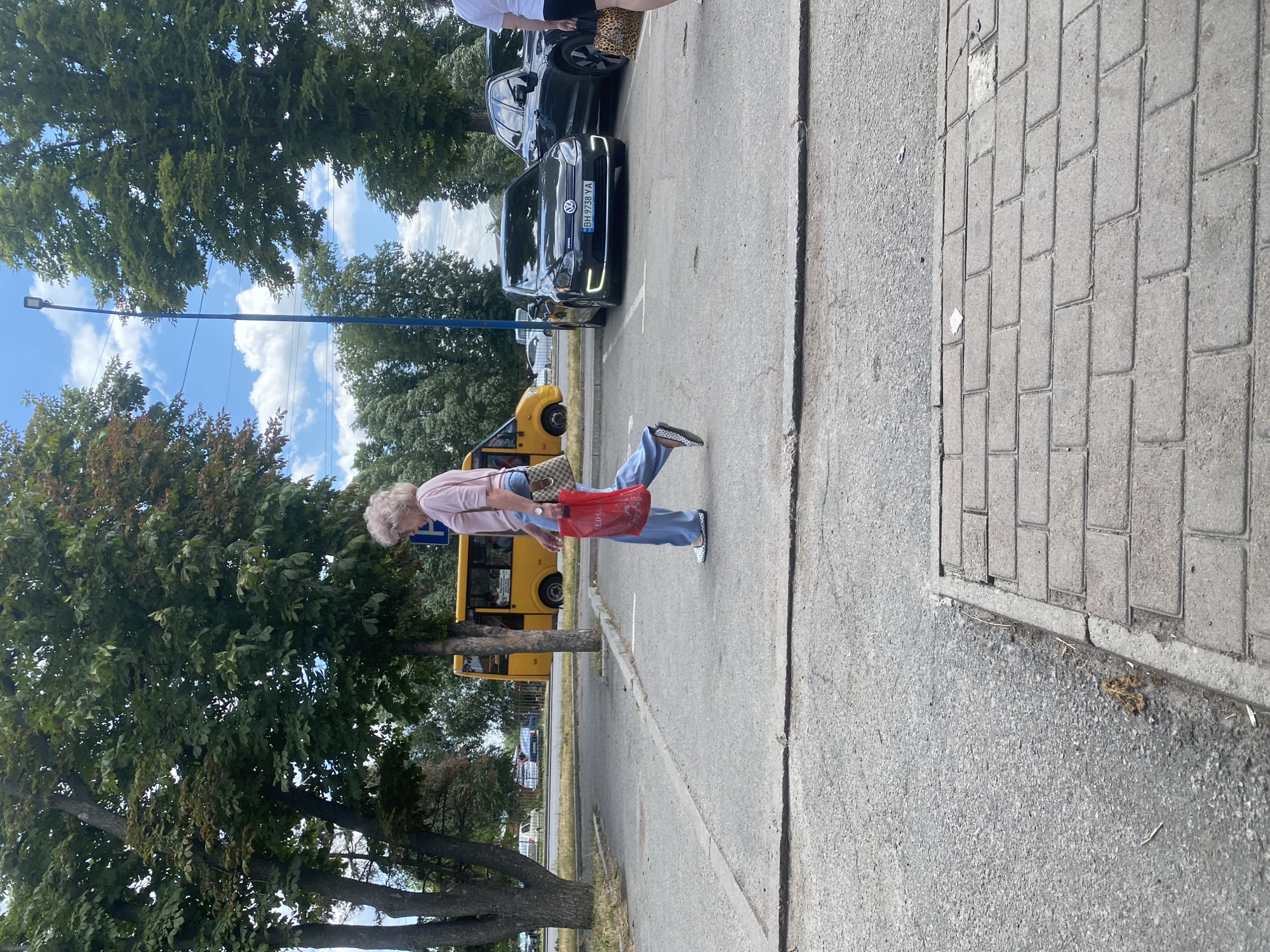 Summer afternoon vibes on a Poltava sidewalk