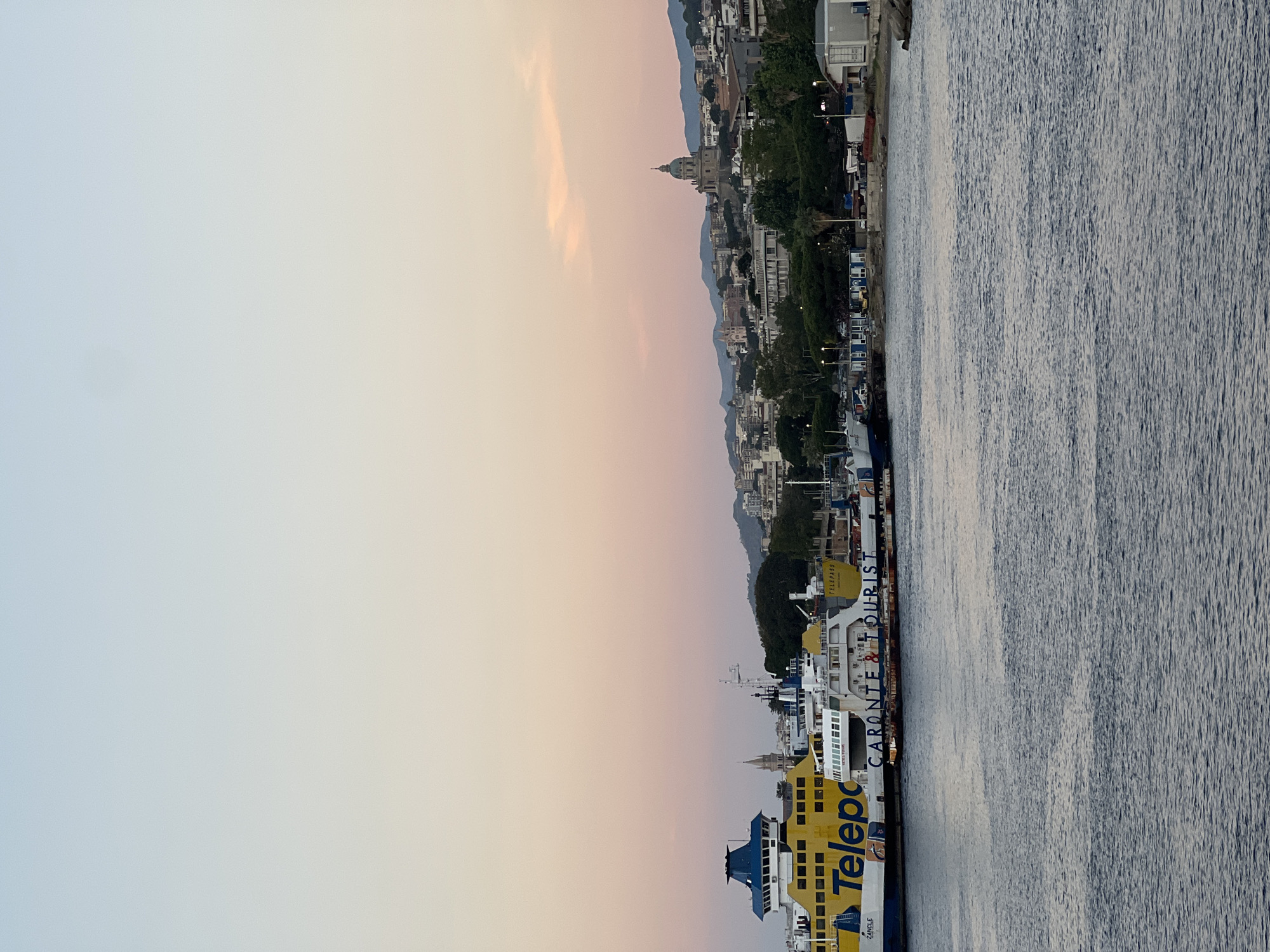 Twilight views of Messina Strait captured by multiple witnesses